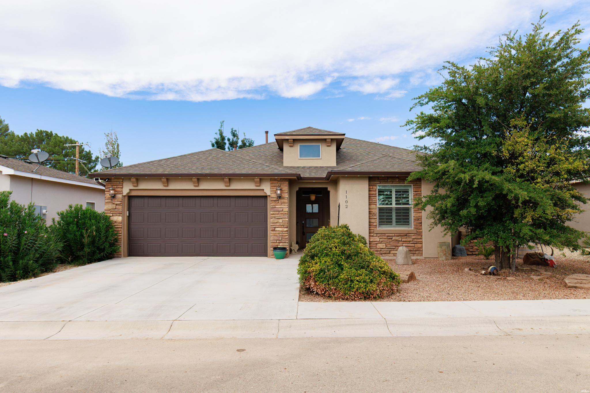 1102 Chitalpa Ct — photo