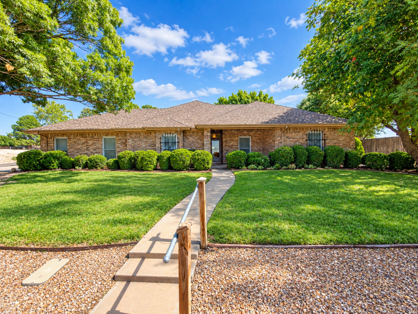 2903 Riverside Dr — photo