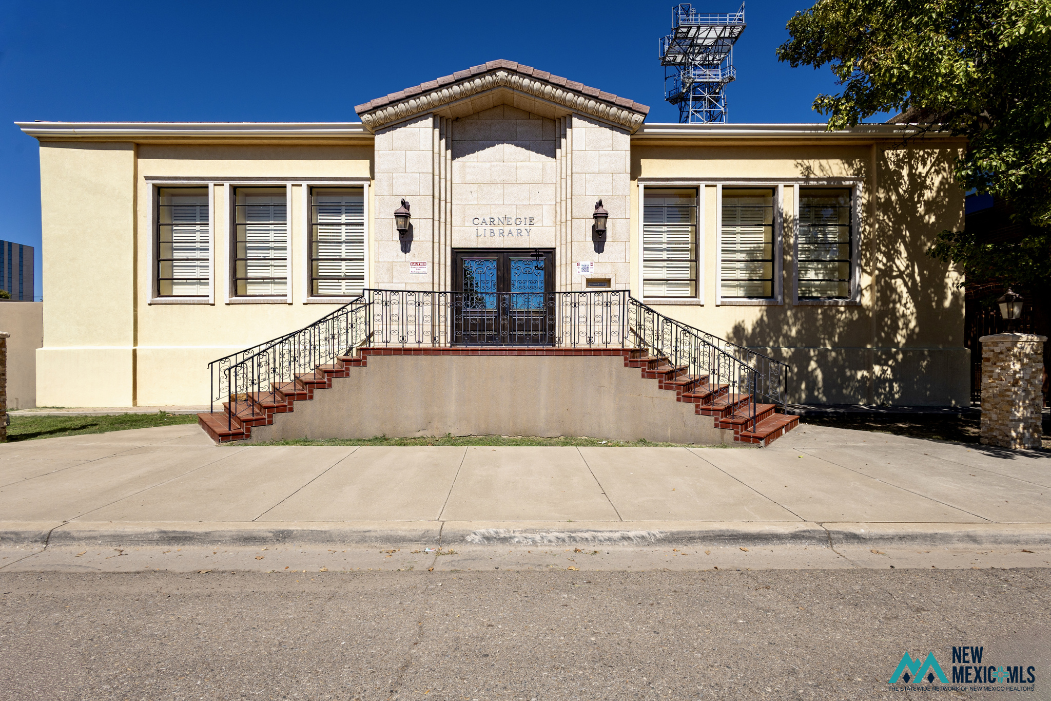 123 W Third St — photo