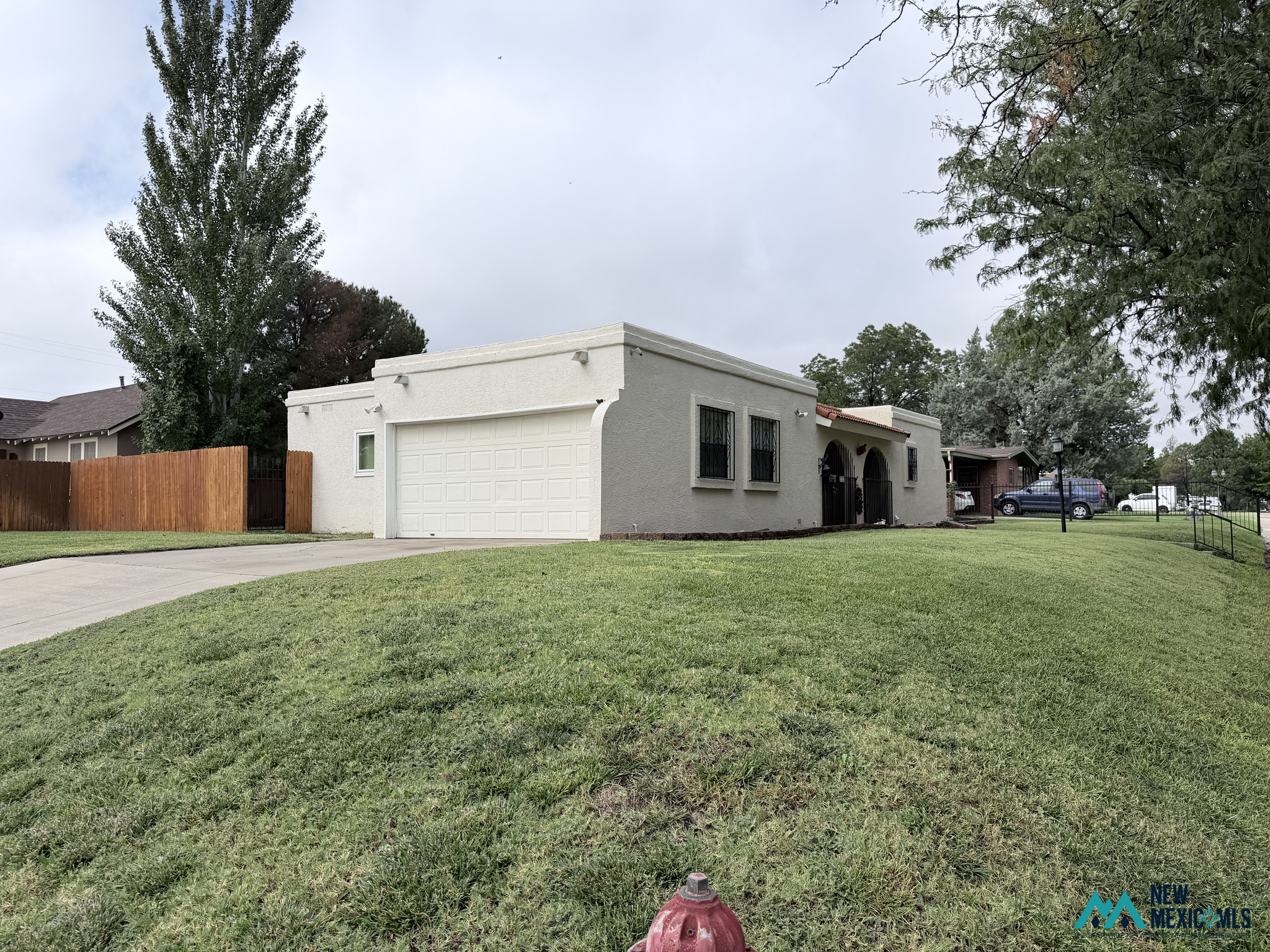 1300 W 3rd St — photo