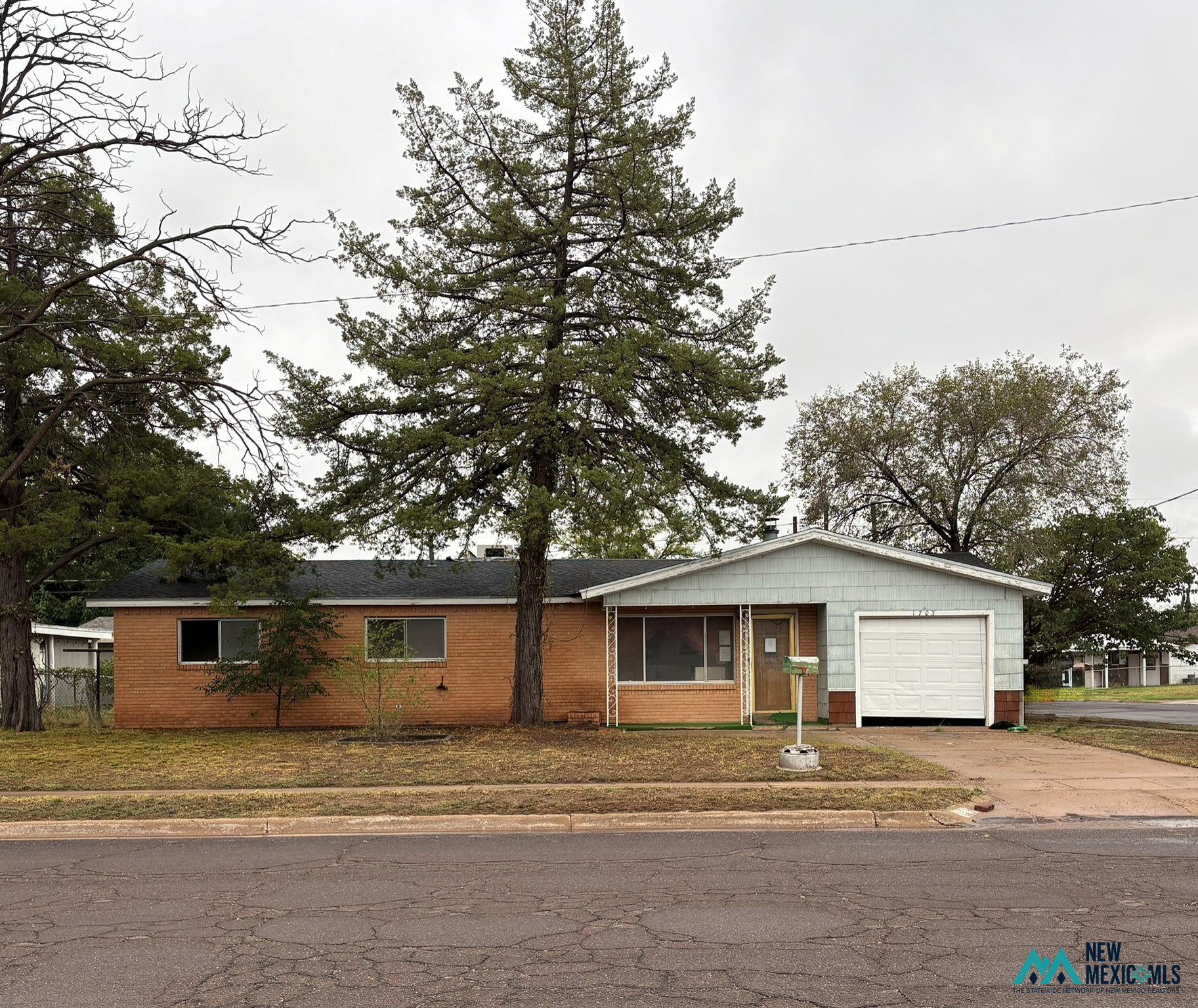 1703 E Penasco Dr — photo
