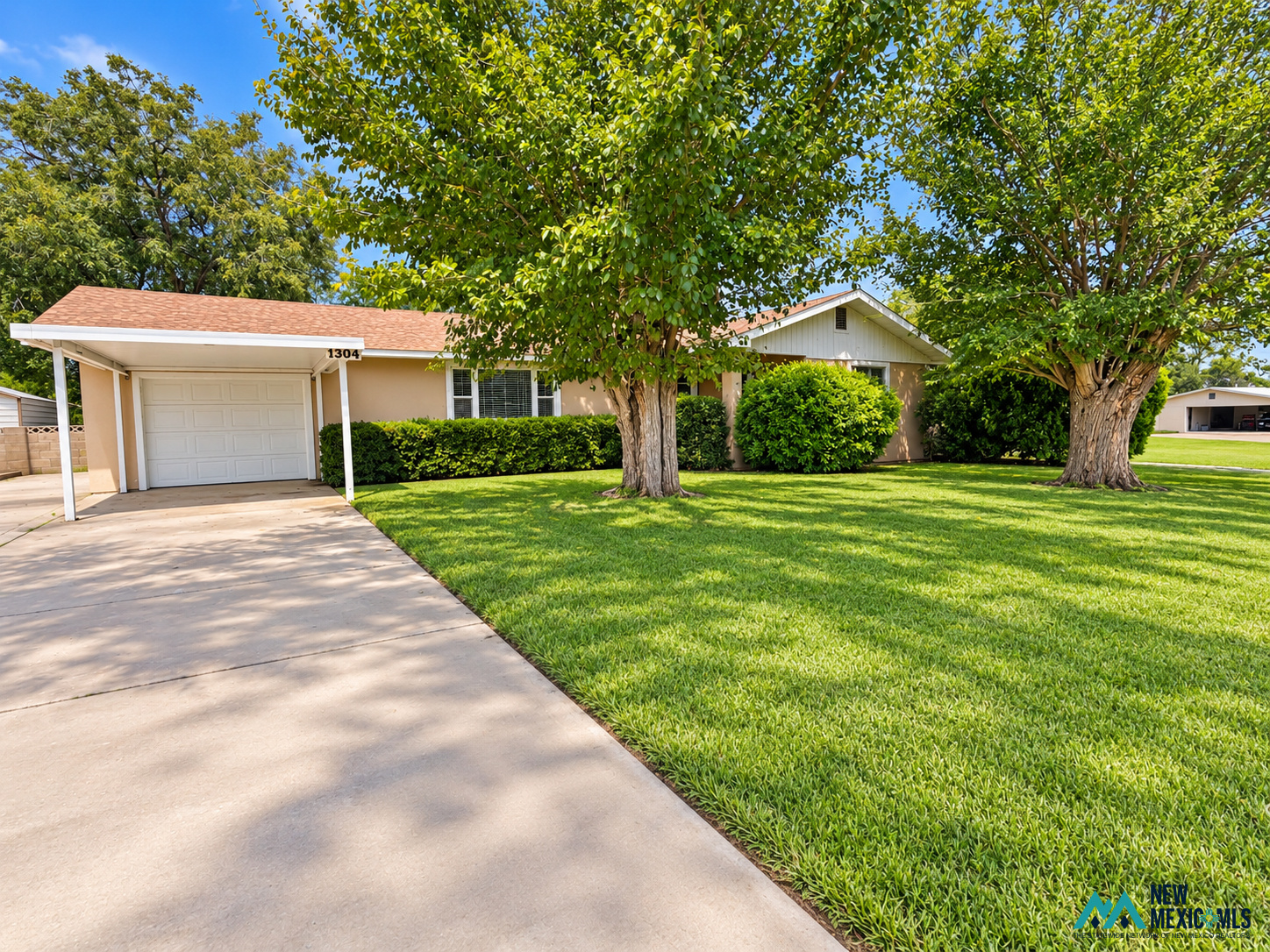 1304 W Ural Dr. — photo