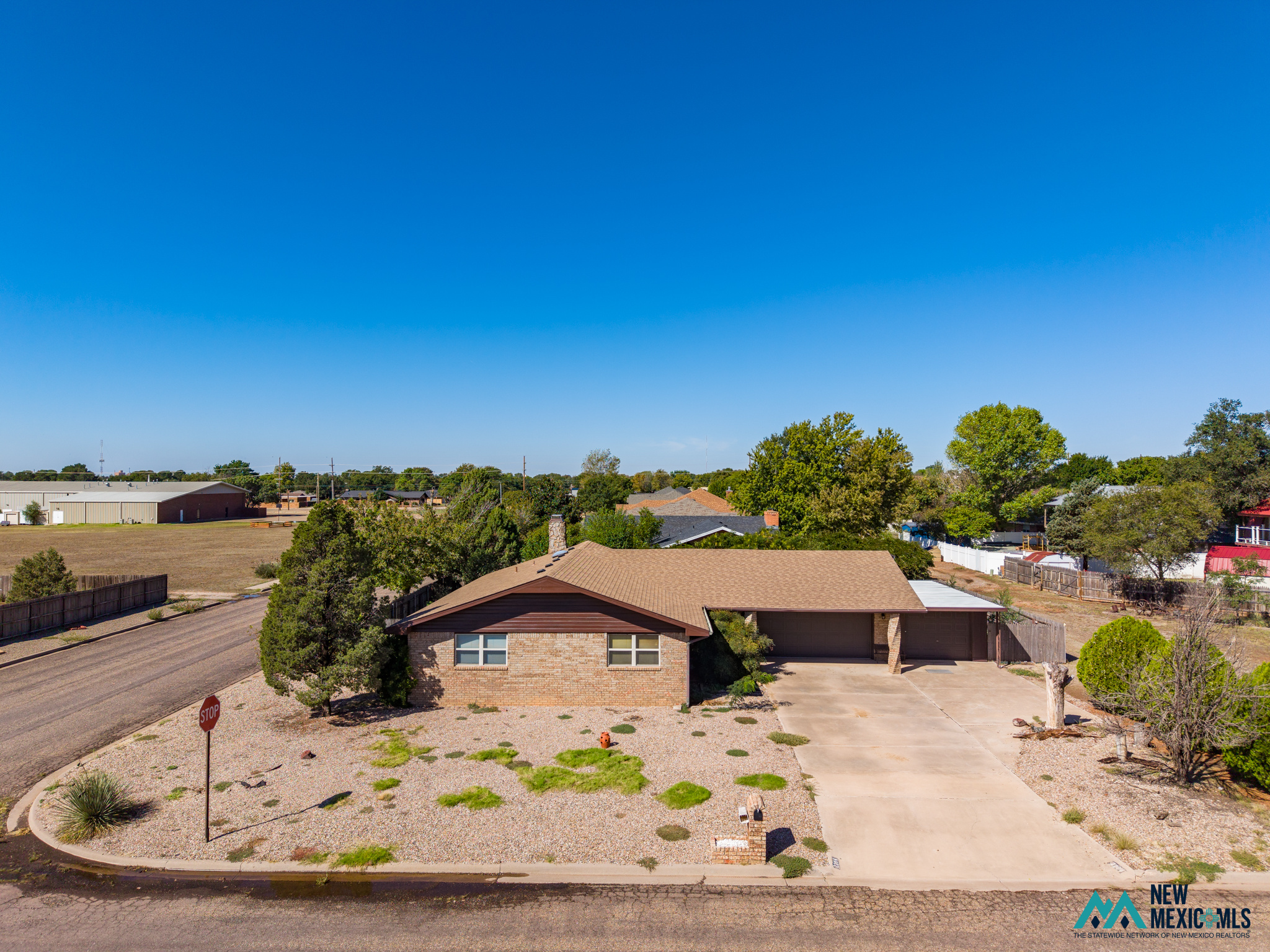 2204 Howard Cowper Dr — photo