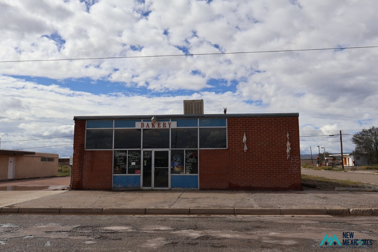 801 E High St — photo