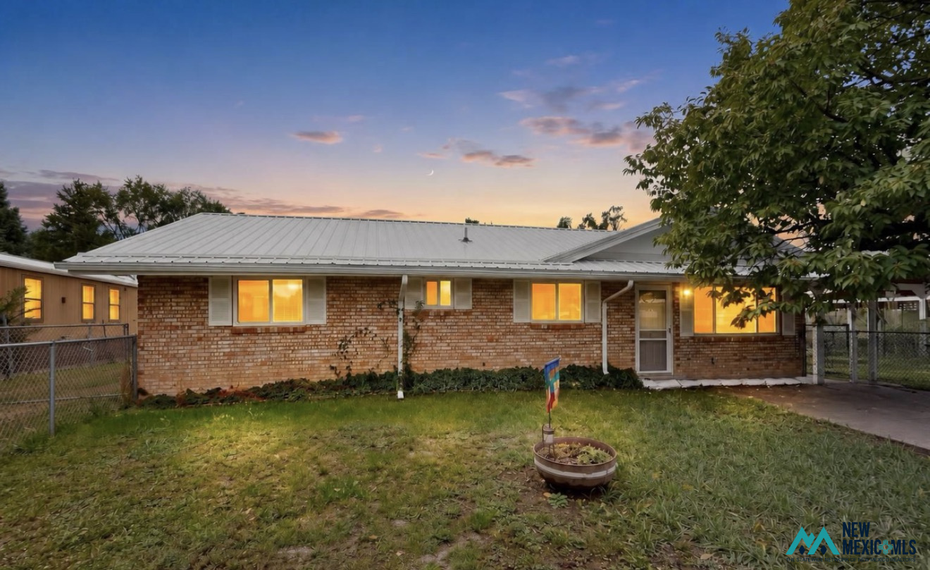 6 Kemm Dr — photo