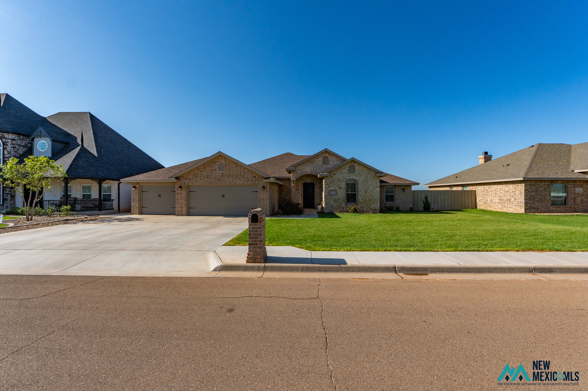 2225 Amanda Ln — photo
