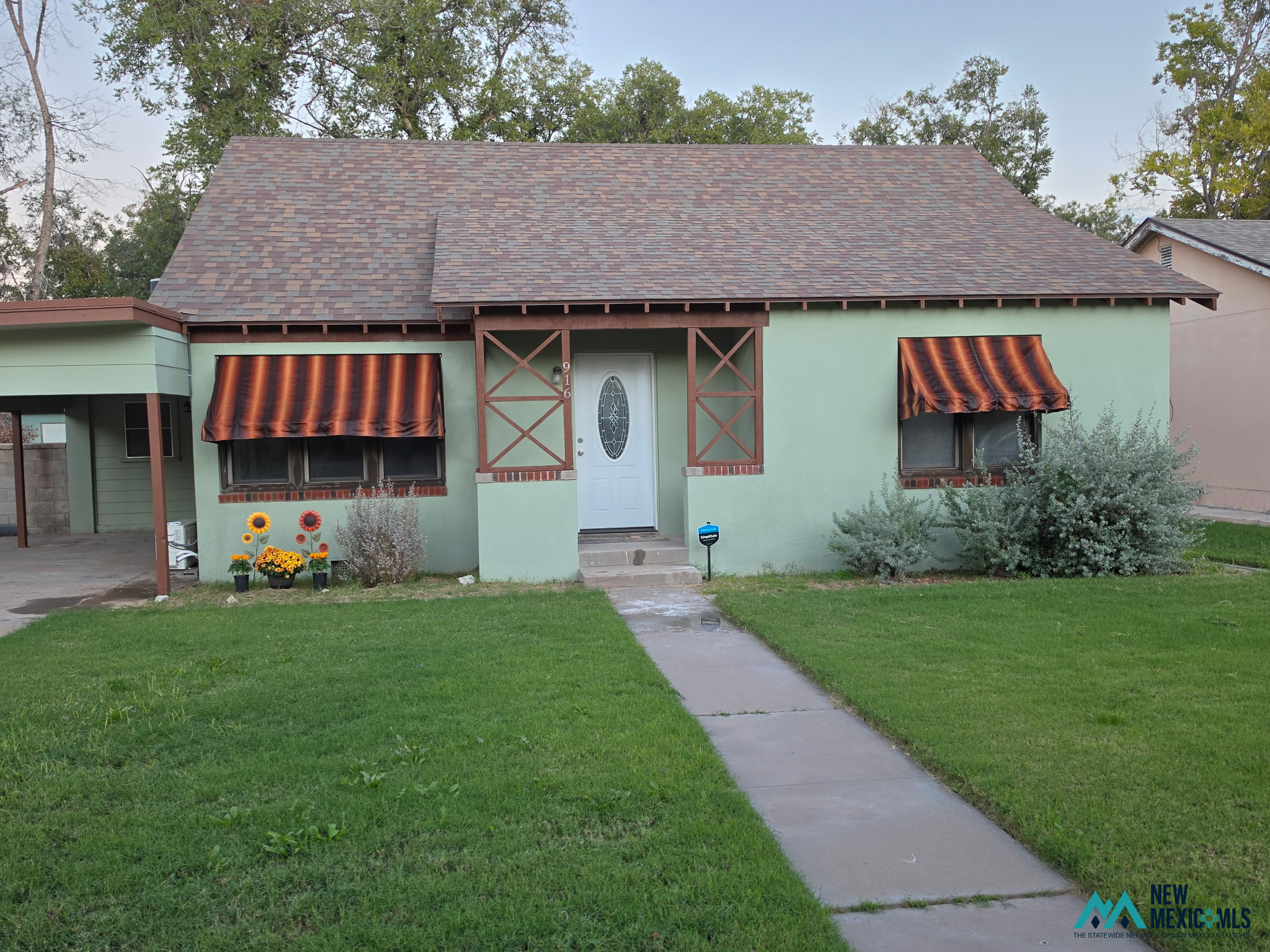 916 N Alameda St — photo