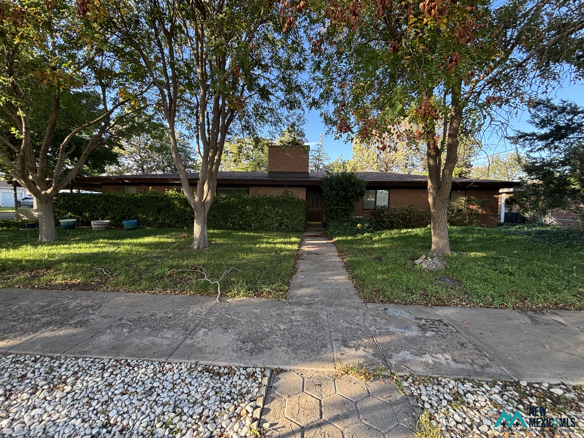 611 W Church St — photo