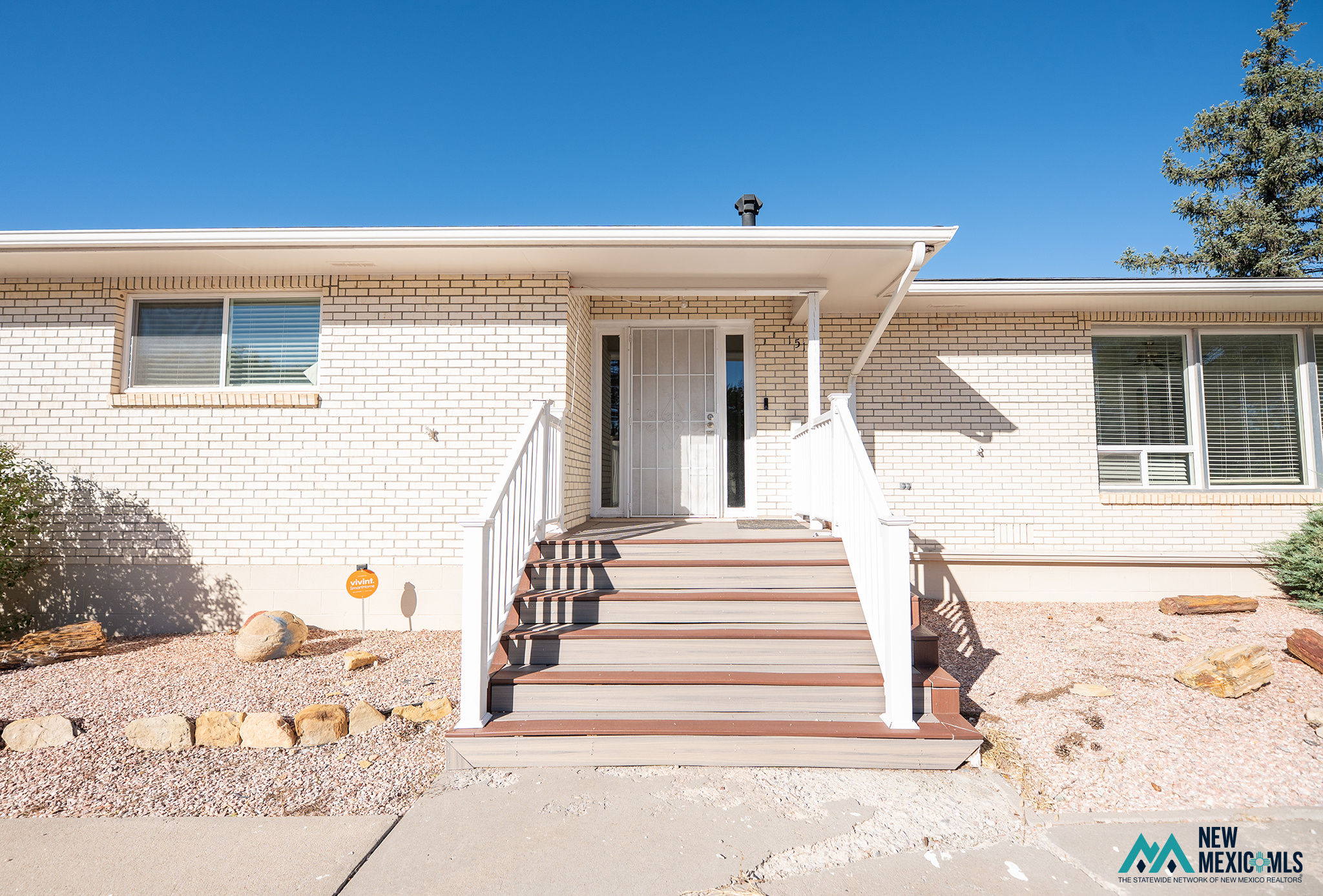 1510 Grandview Dr — photo
