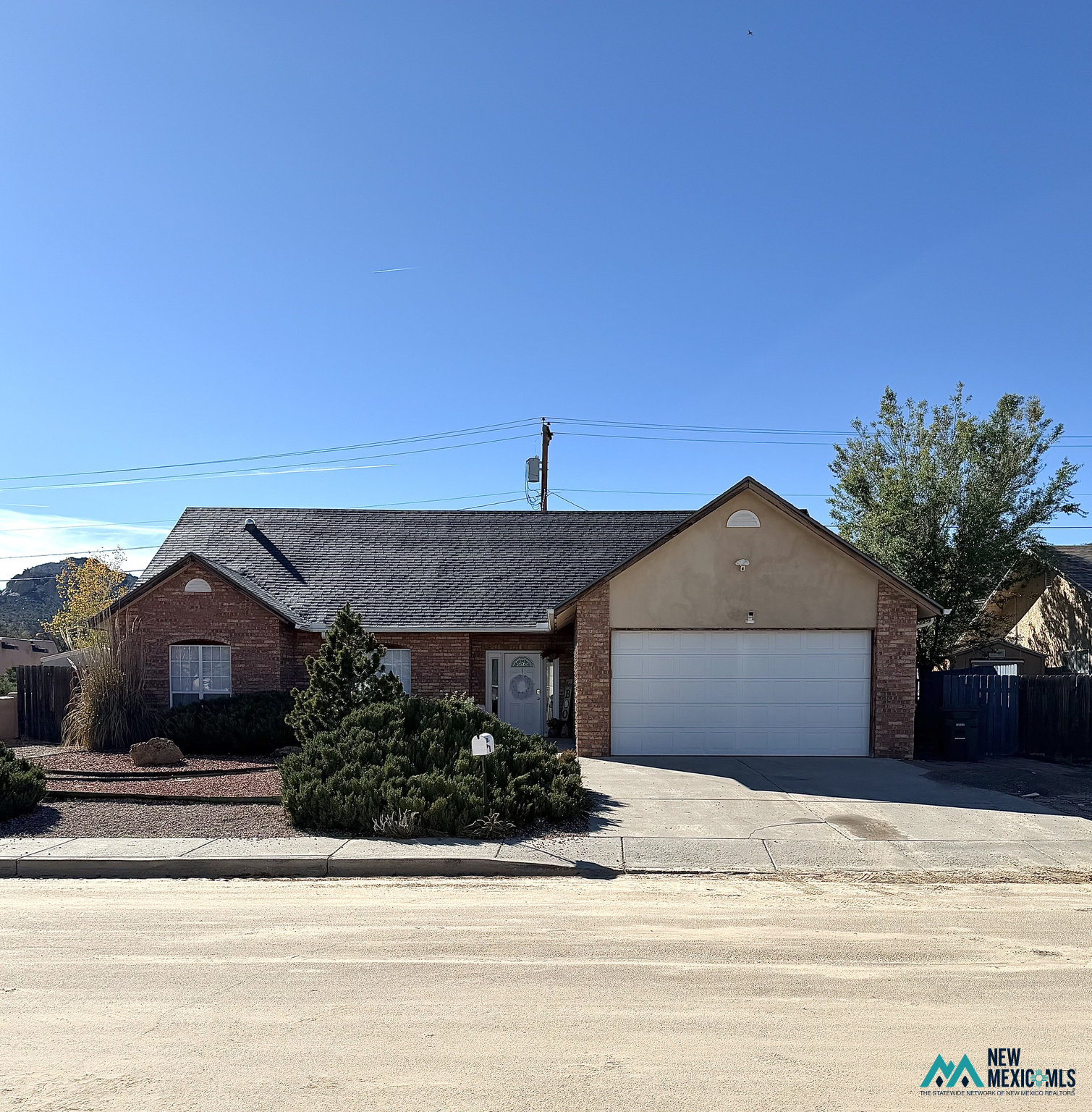3744 Maya Dr — photo