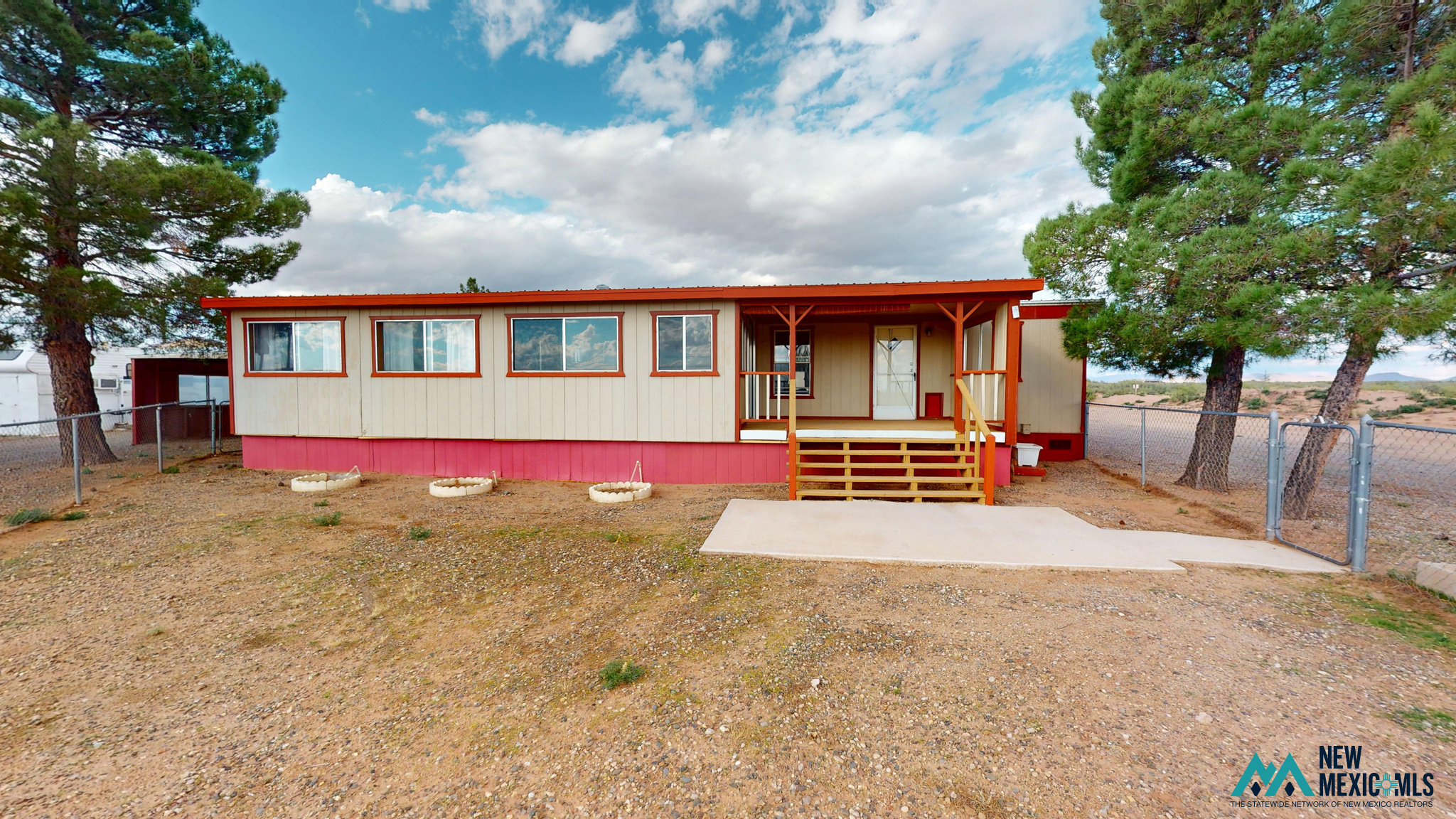 465 Apache Hills Drive NE — photo