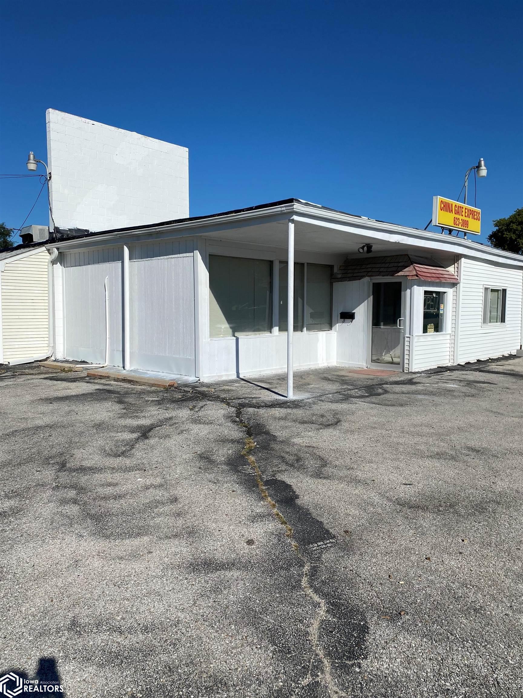 1011 N Broadway Street — photo