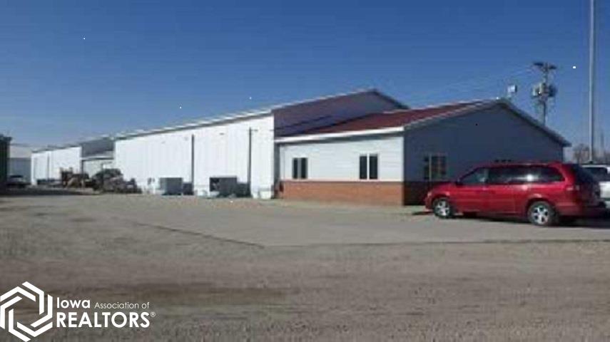 629 Railroad Street — photo