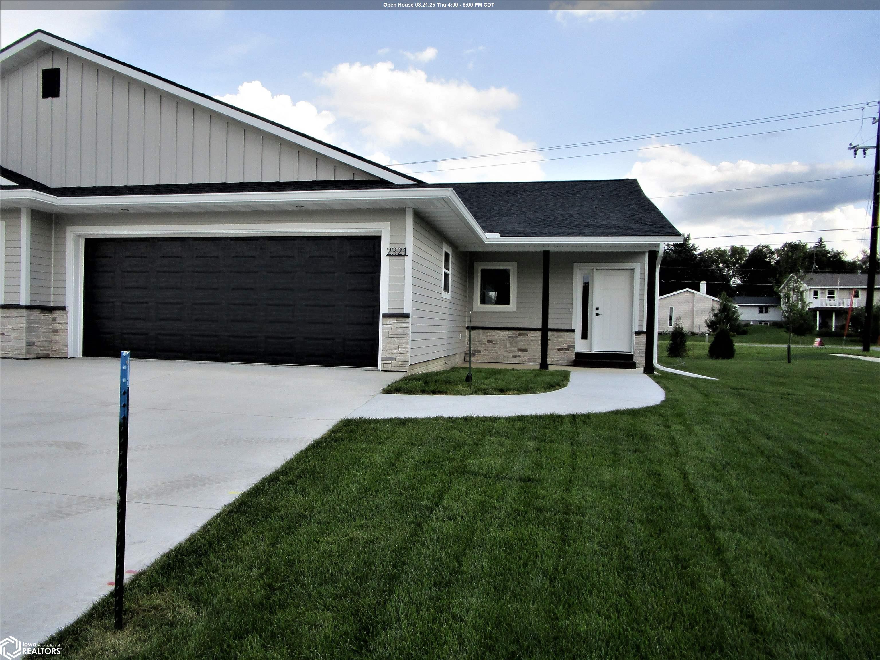 2321 Heritage Lane — photo