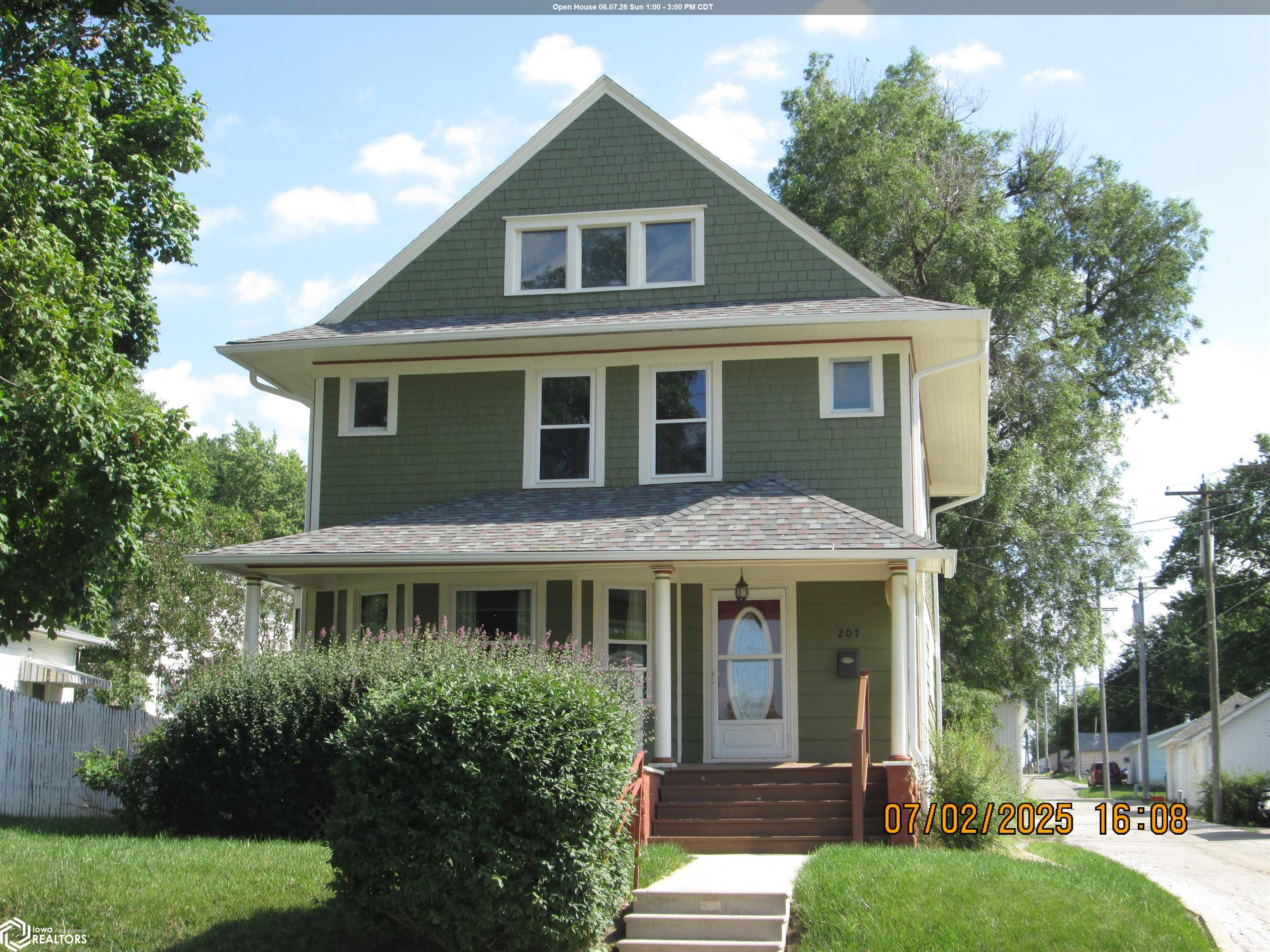 207 E 5th Street — photo