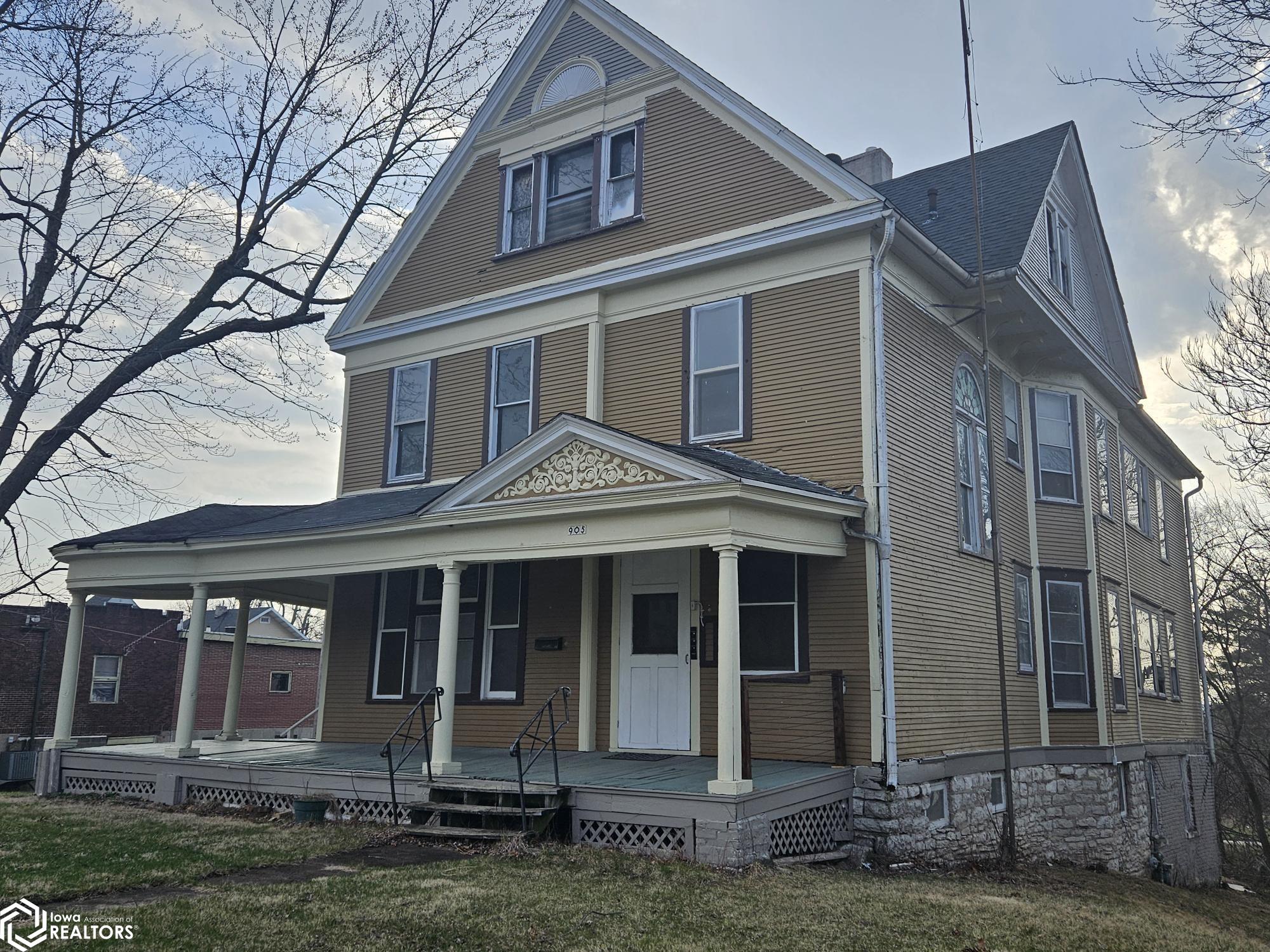 905 N Court Street — photo