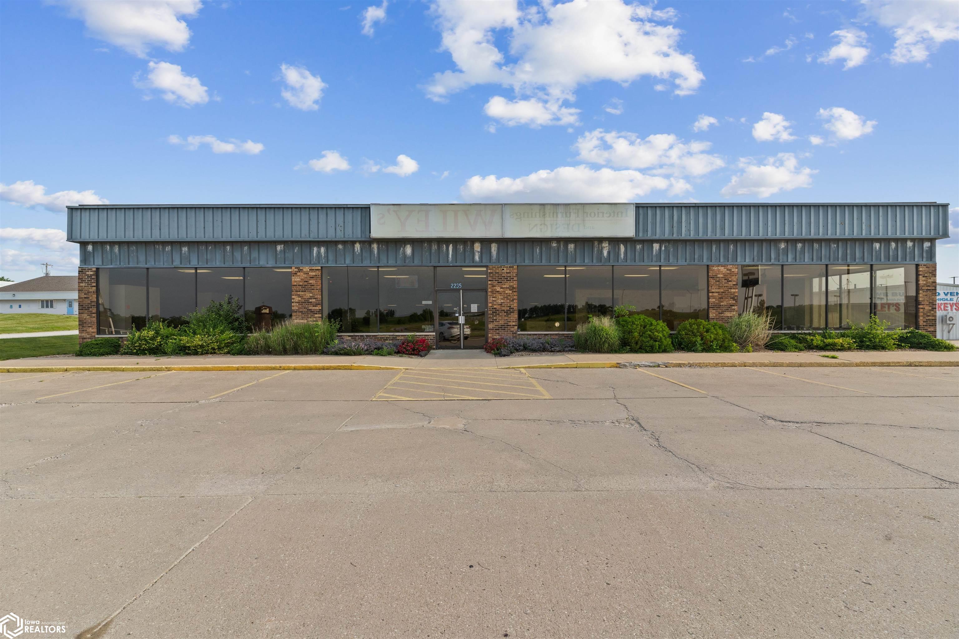 2235 E Washington St. — photo