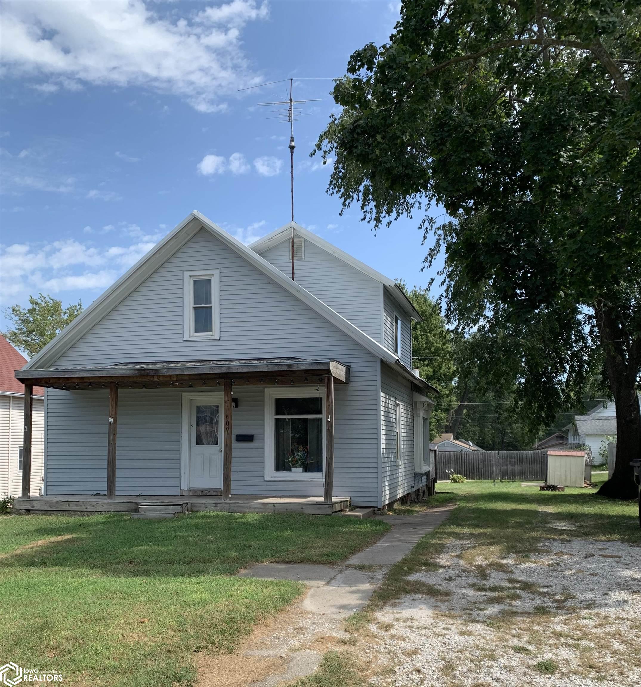 609 N Maple Street — photo