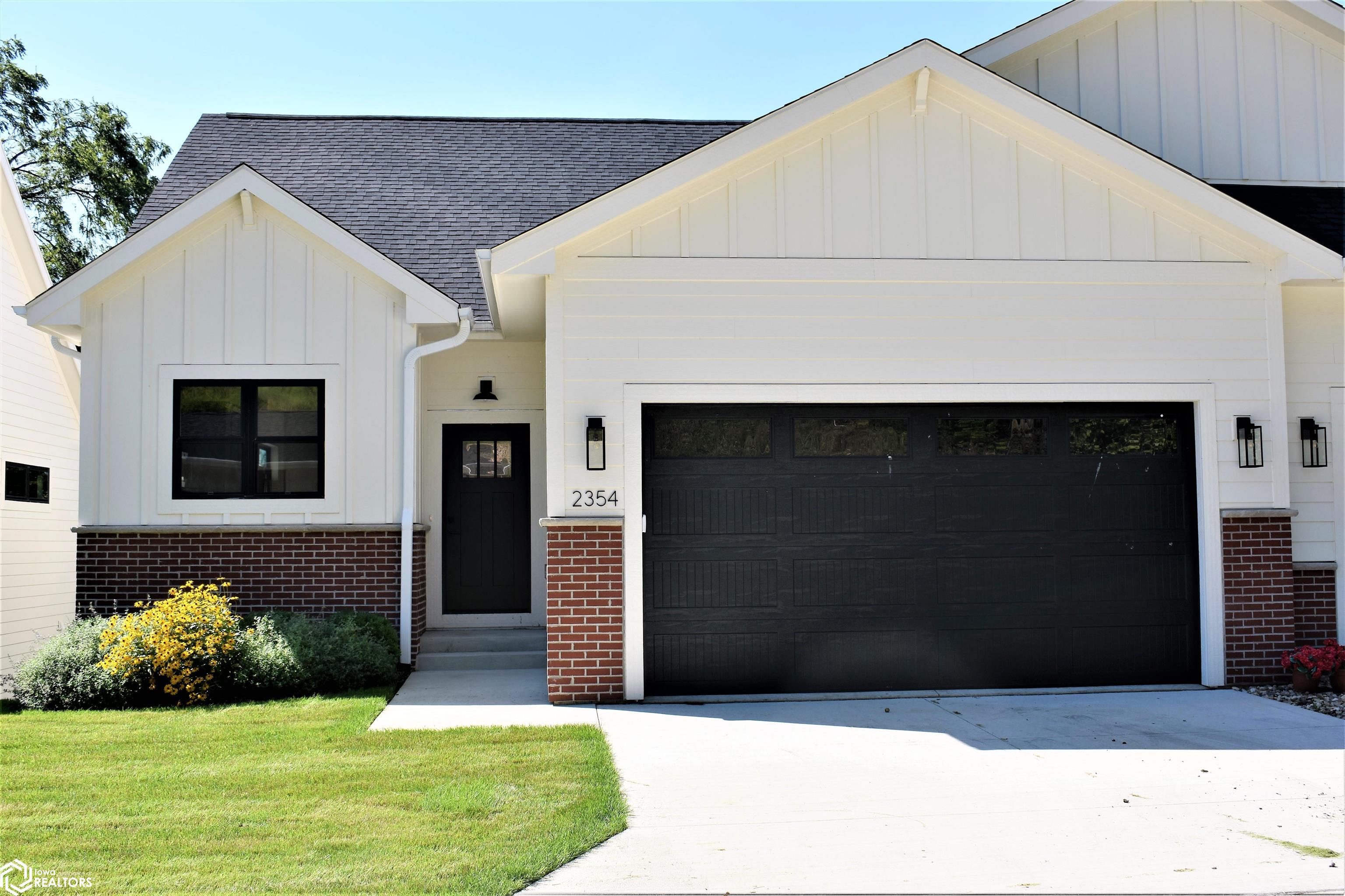 2354 River Road — photo