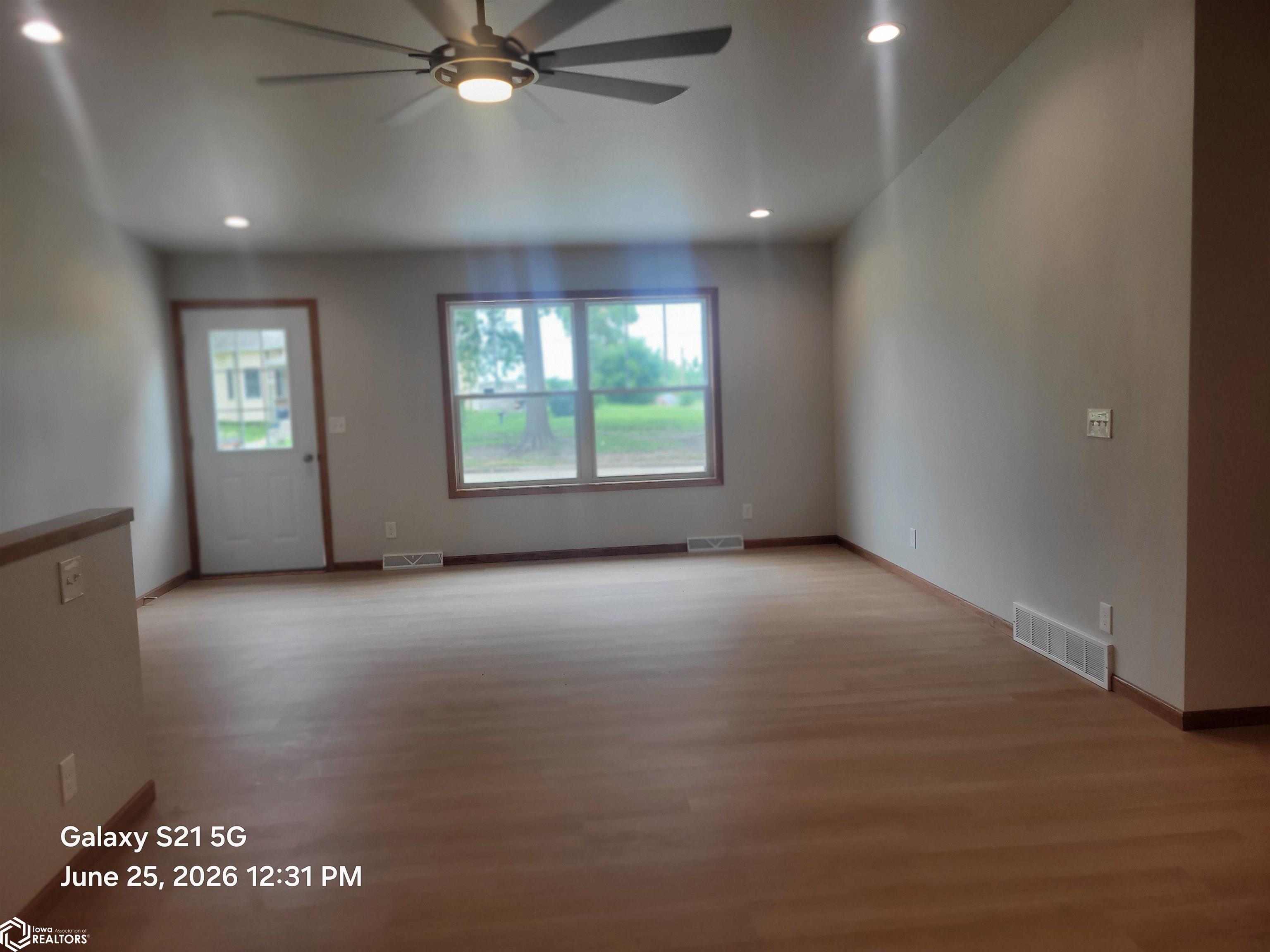 207 E Jefferson Street — photo