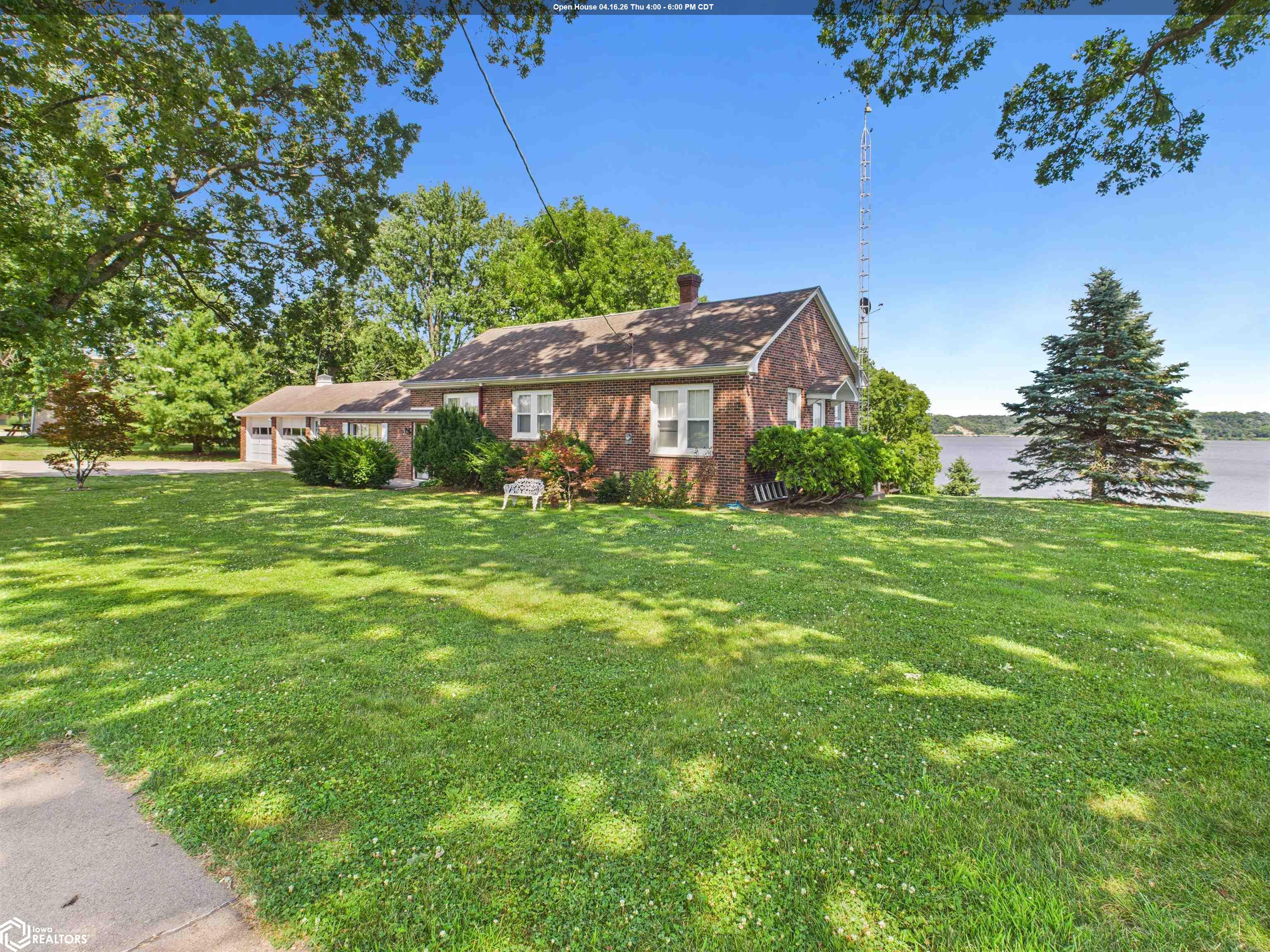 3370 Mississippi River Rd — photo