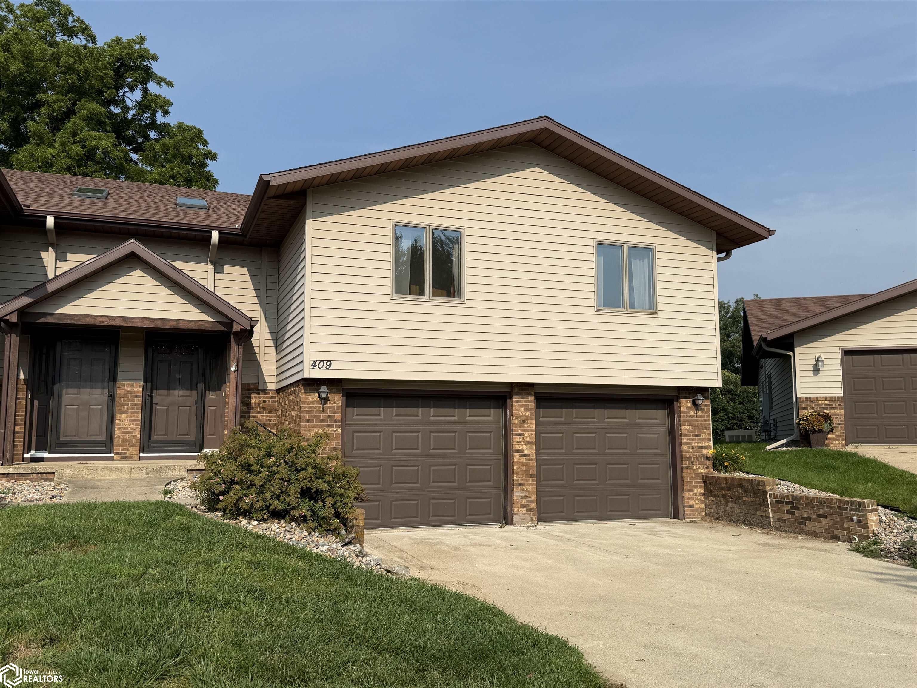 409 E Valley Drive — photo