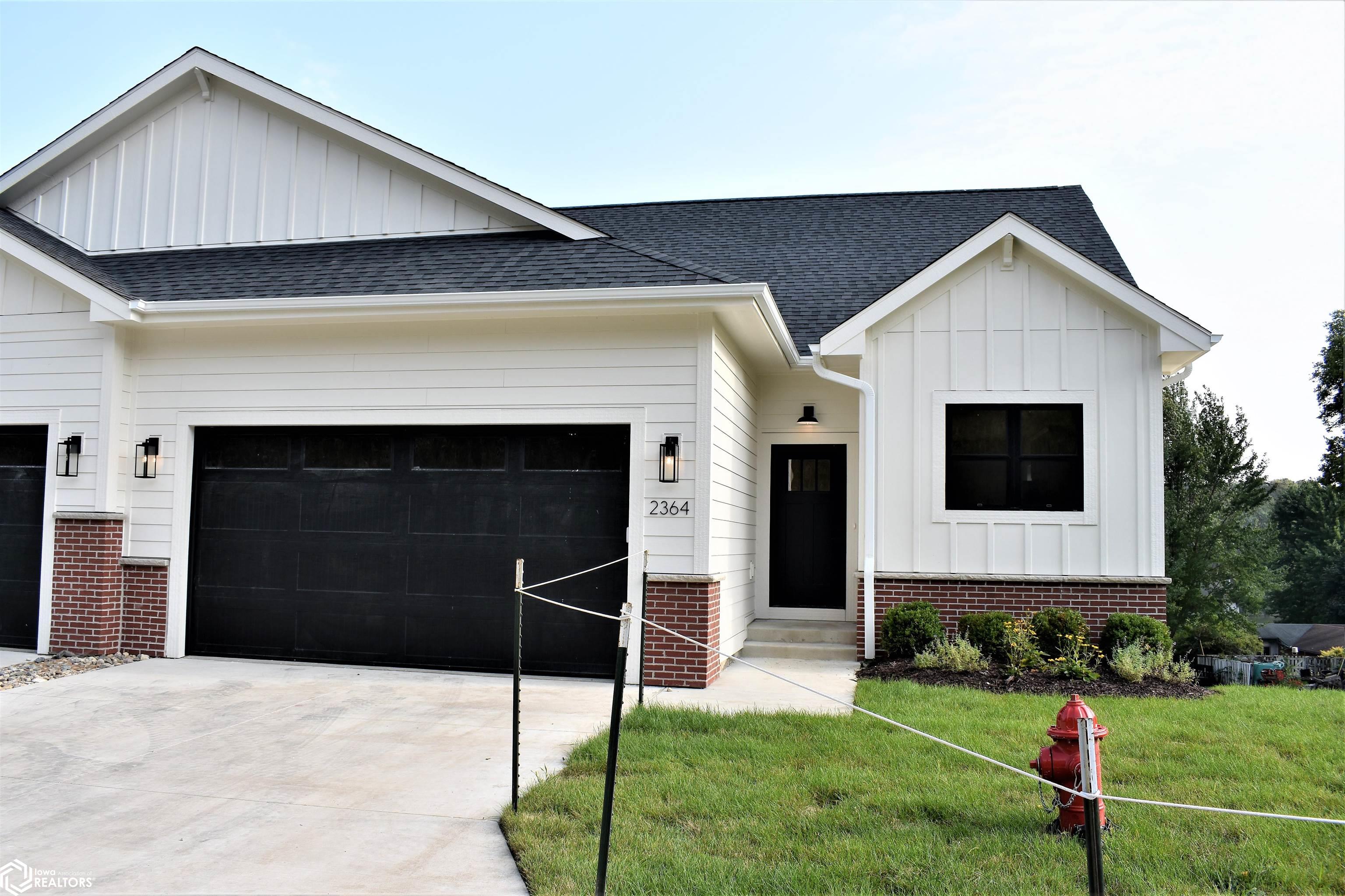 2364 River Road — photo