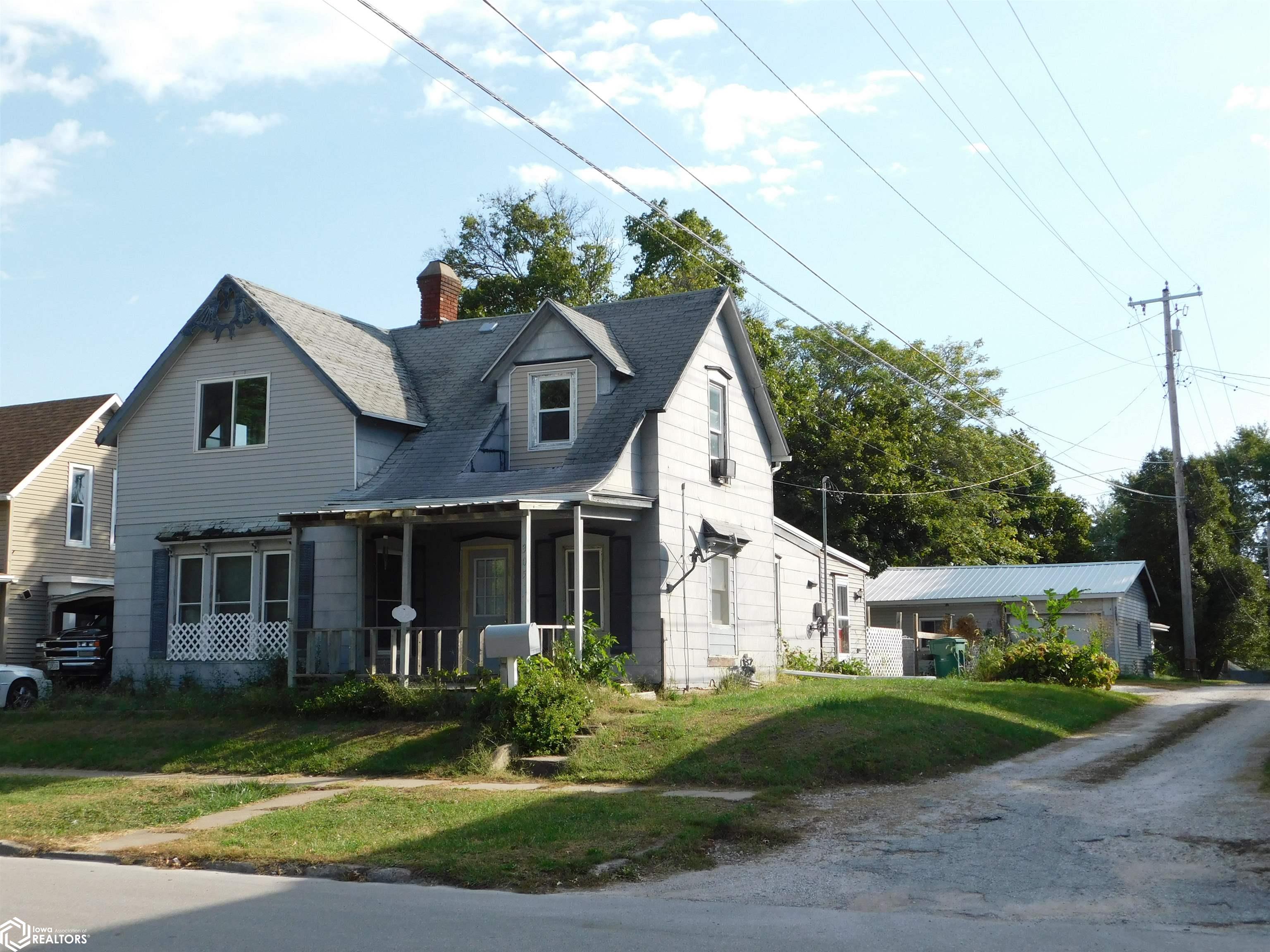 305 N Sycamore Street — photo