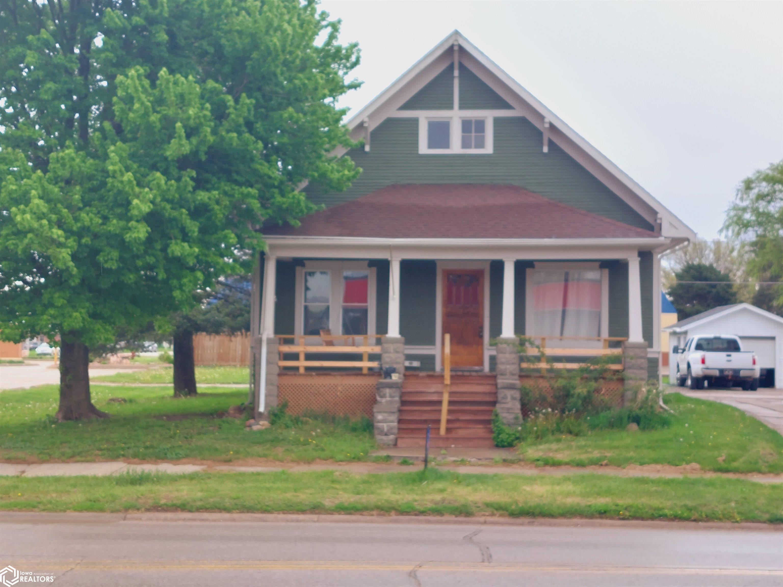 107 W Oak Street — photo