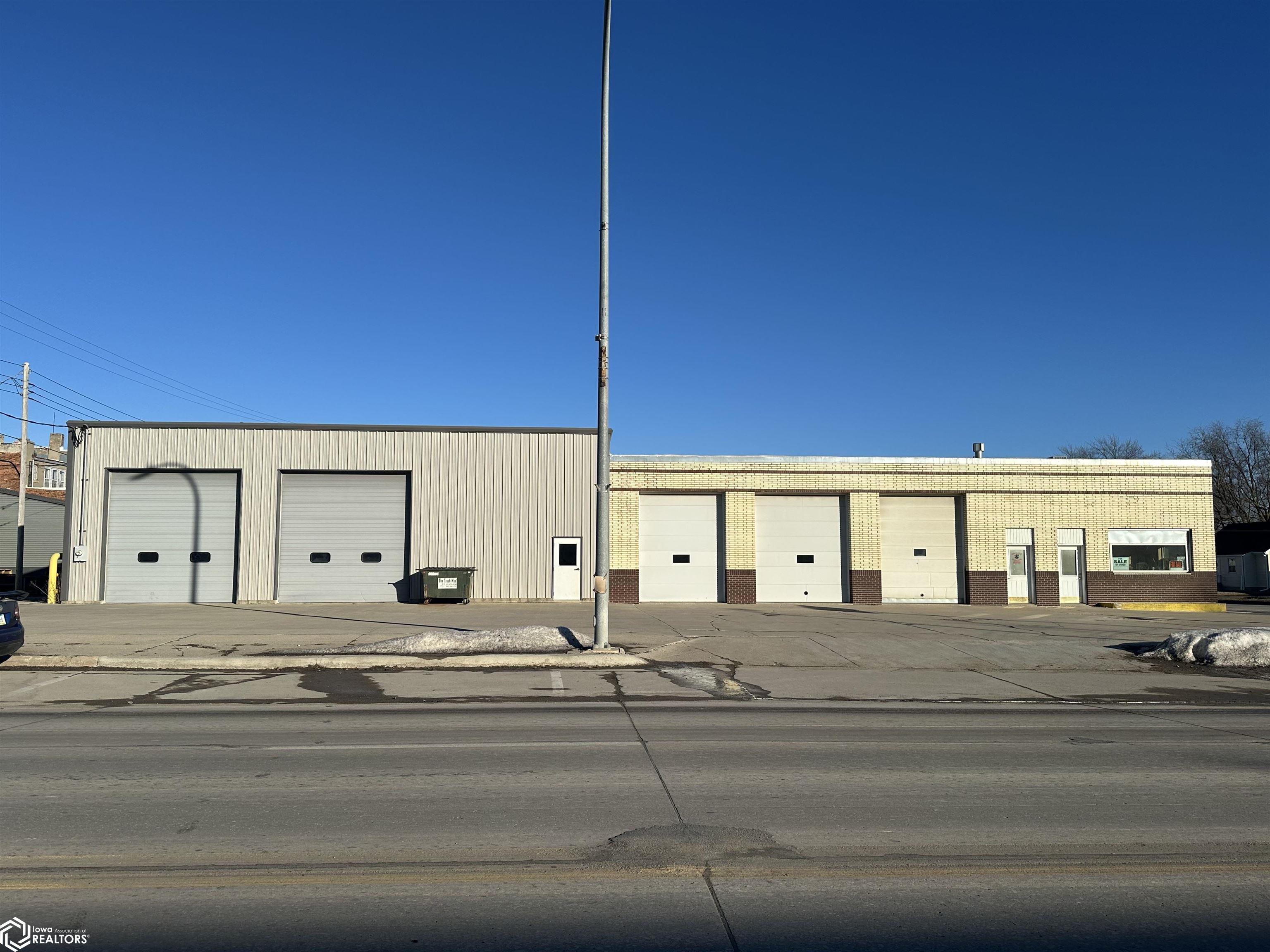 116 S Commercial — photo