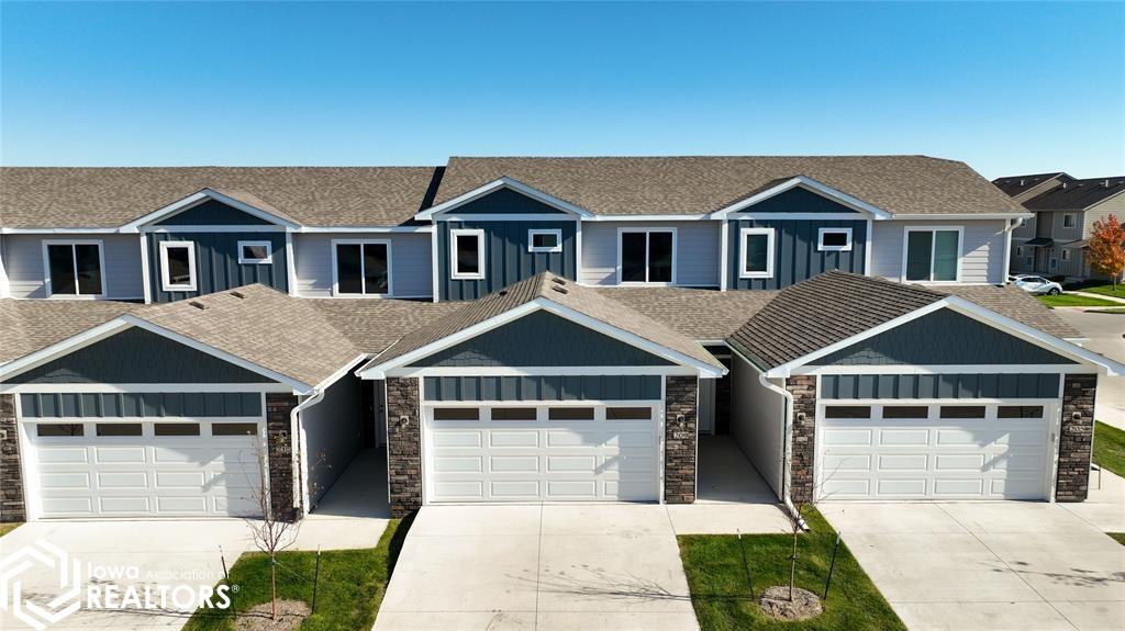 209 NW Waverly Drive — photo