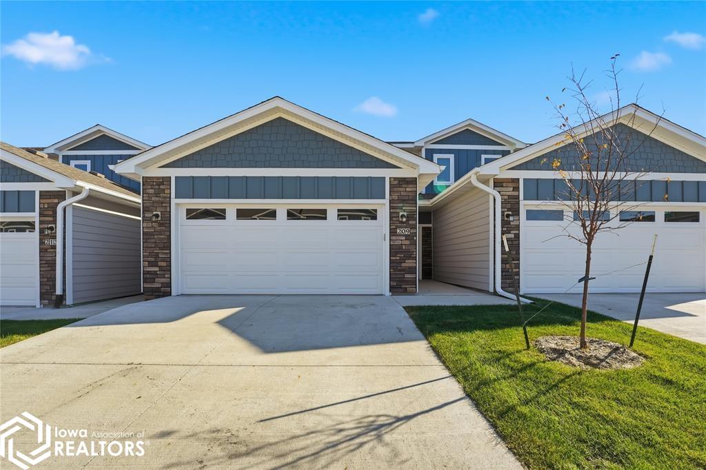 213 NW Waverly Drive — photo