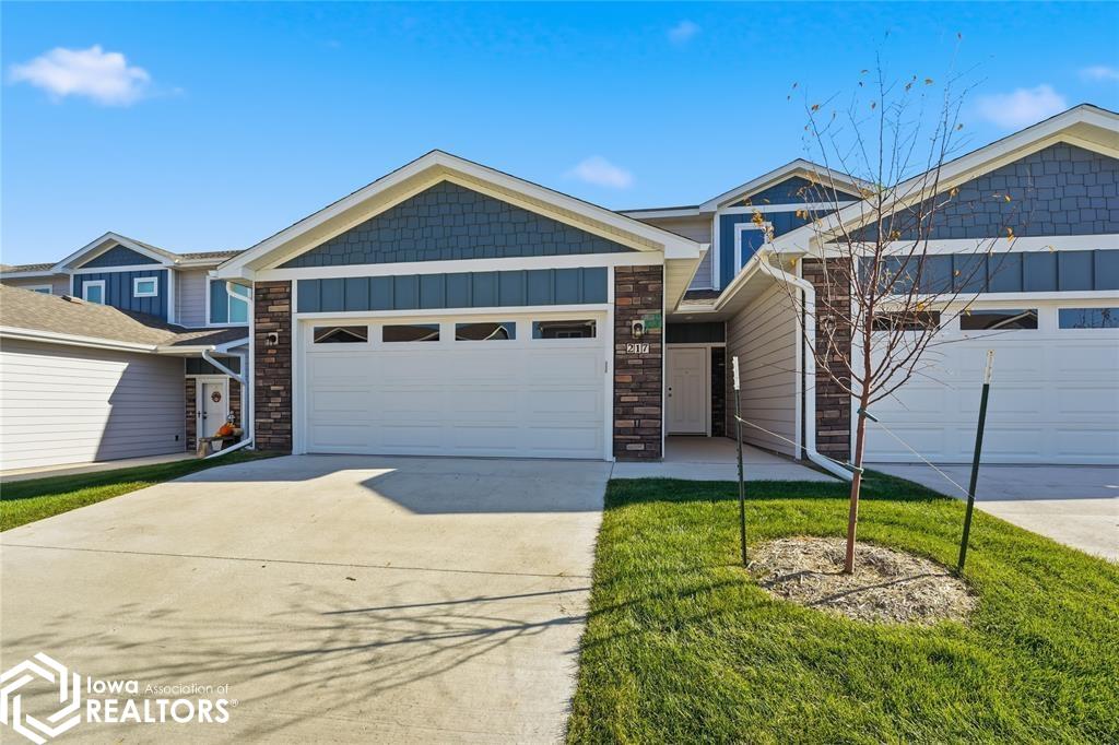 217 NW Waverly Drive — photo