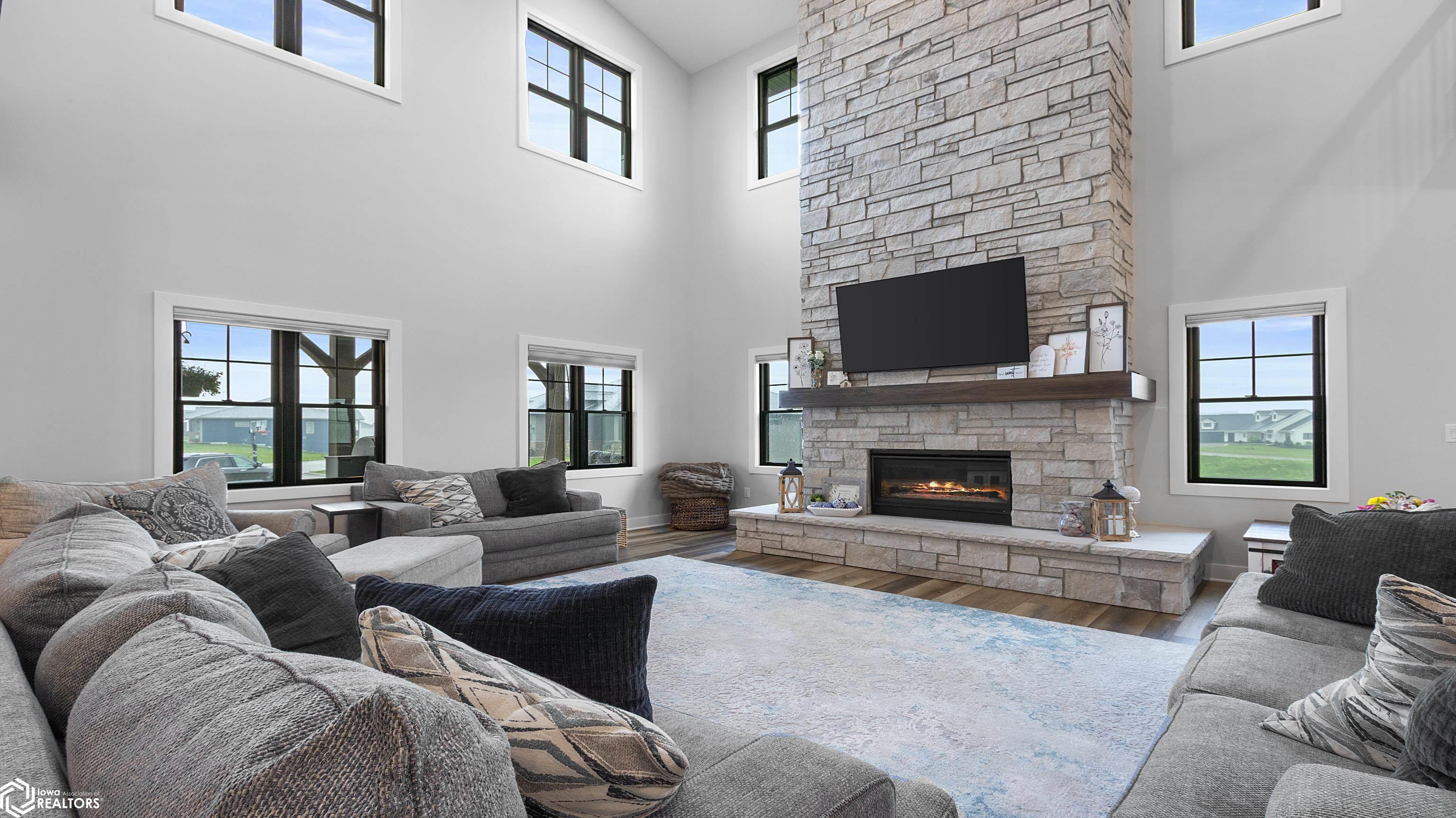 100 Coventry Ct — photo