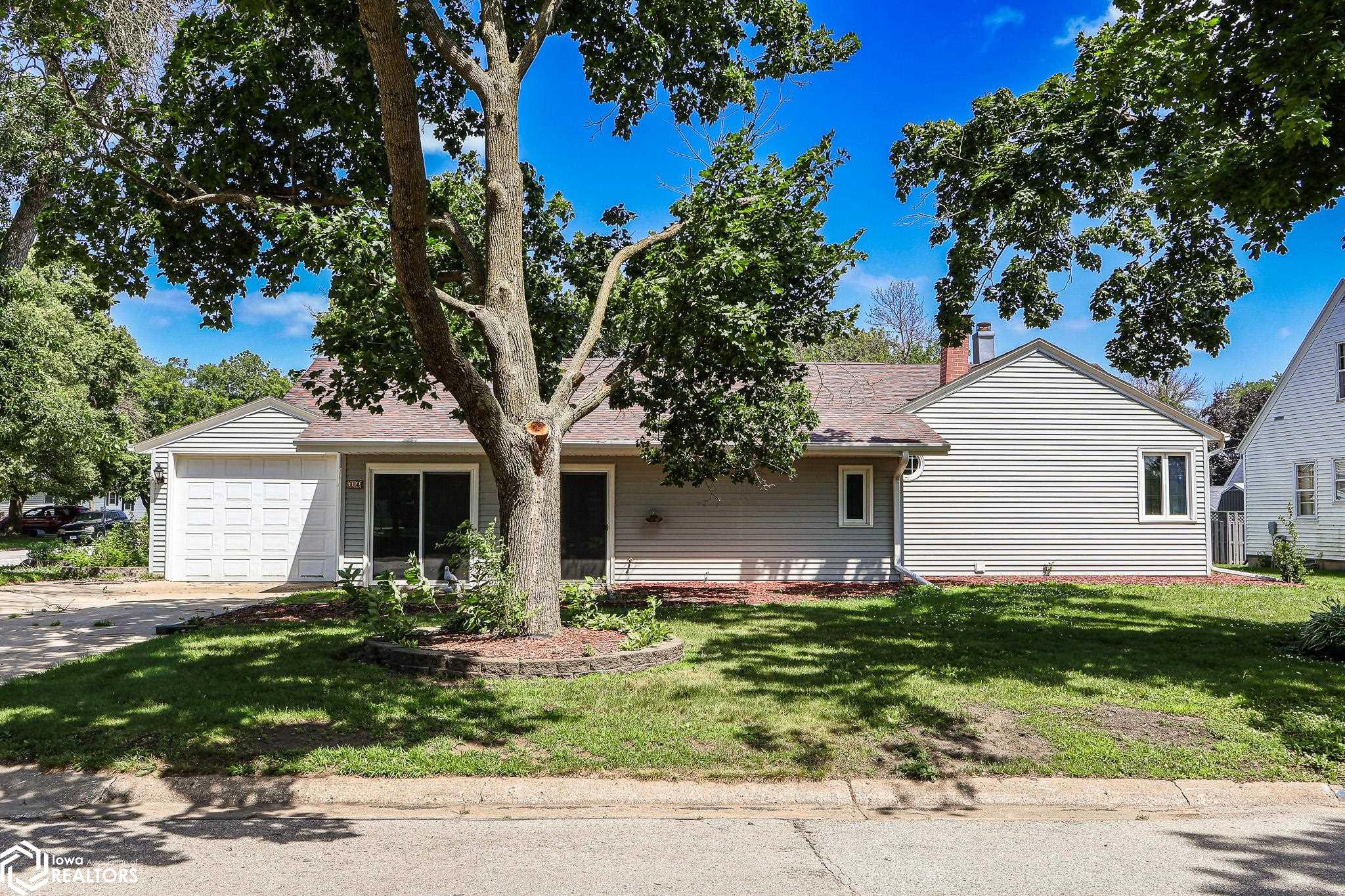 14 Rainbow Drive — photo