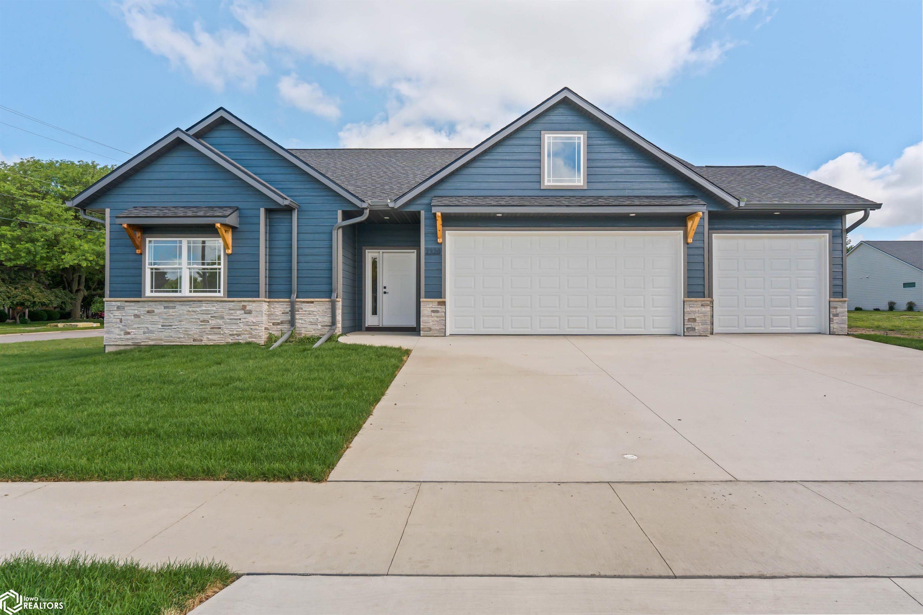 2320 Heritage Lane — photo