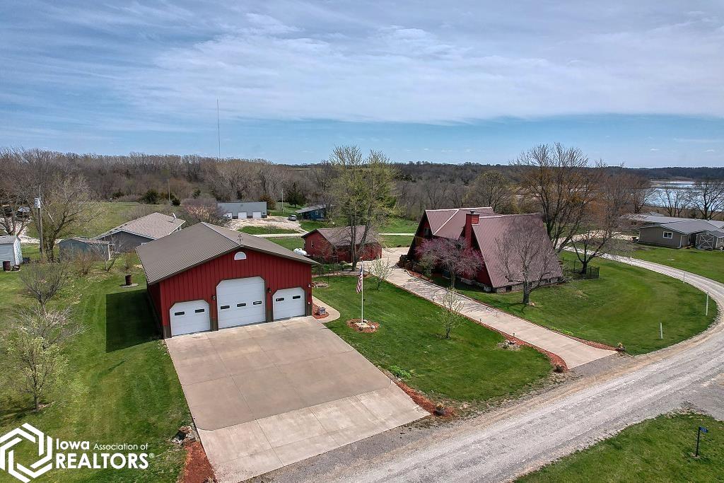 196 Lakeview Drive — photo