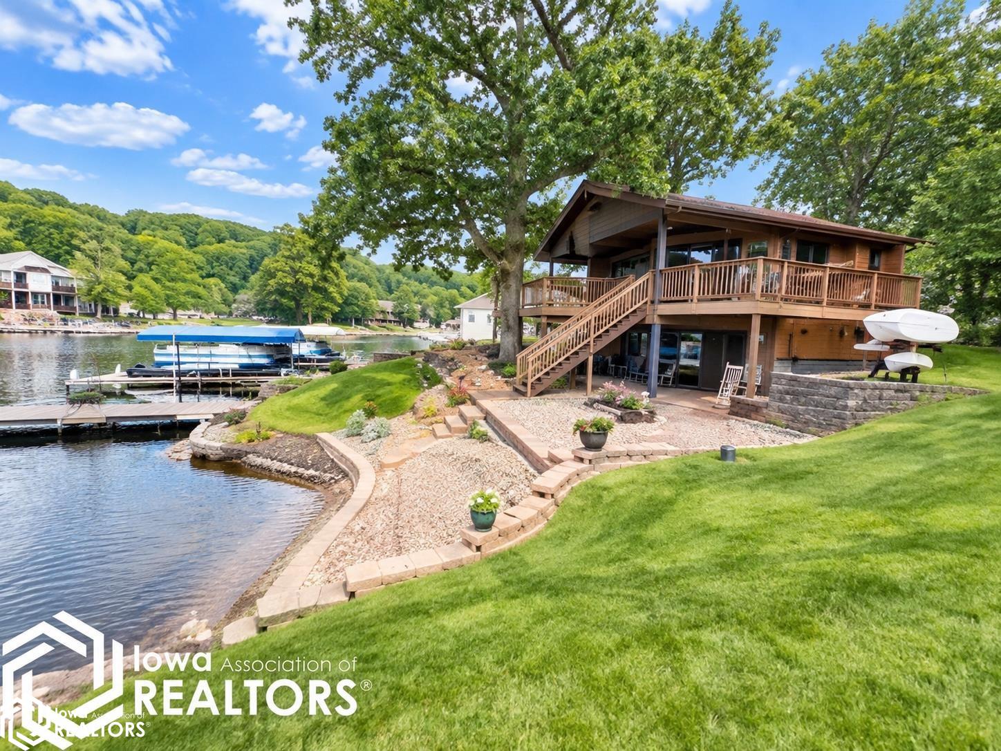 1053 Lakeshore Drive — photo