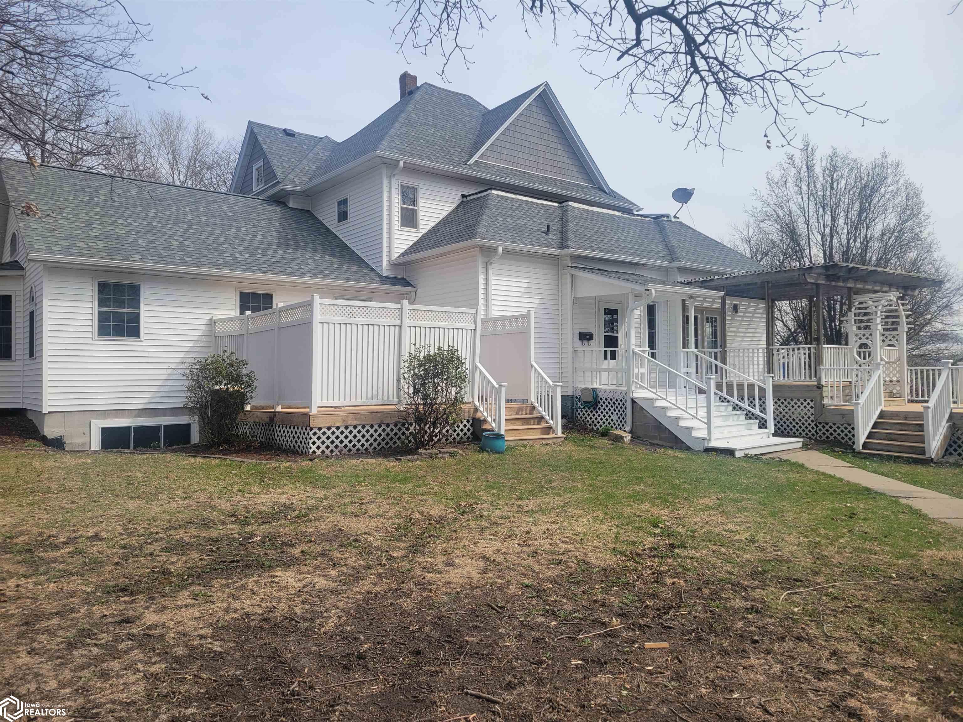 207 W Jackson Street — photo