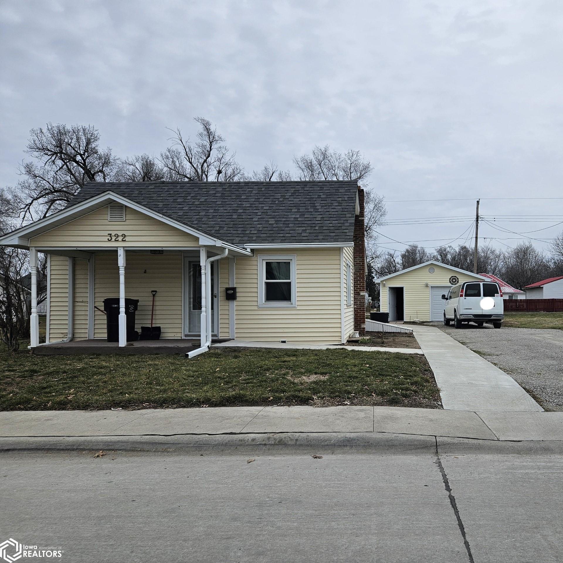 322 S Davis Street — photo