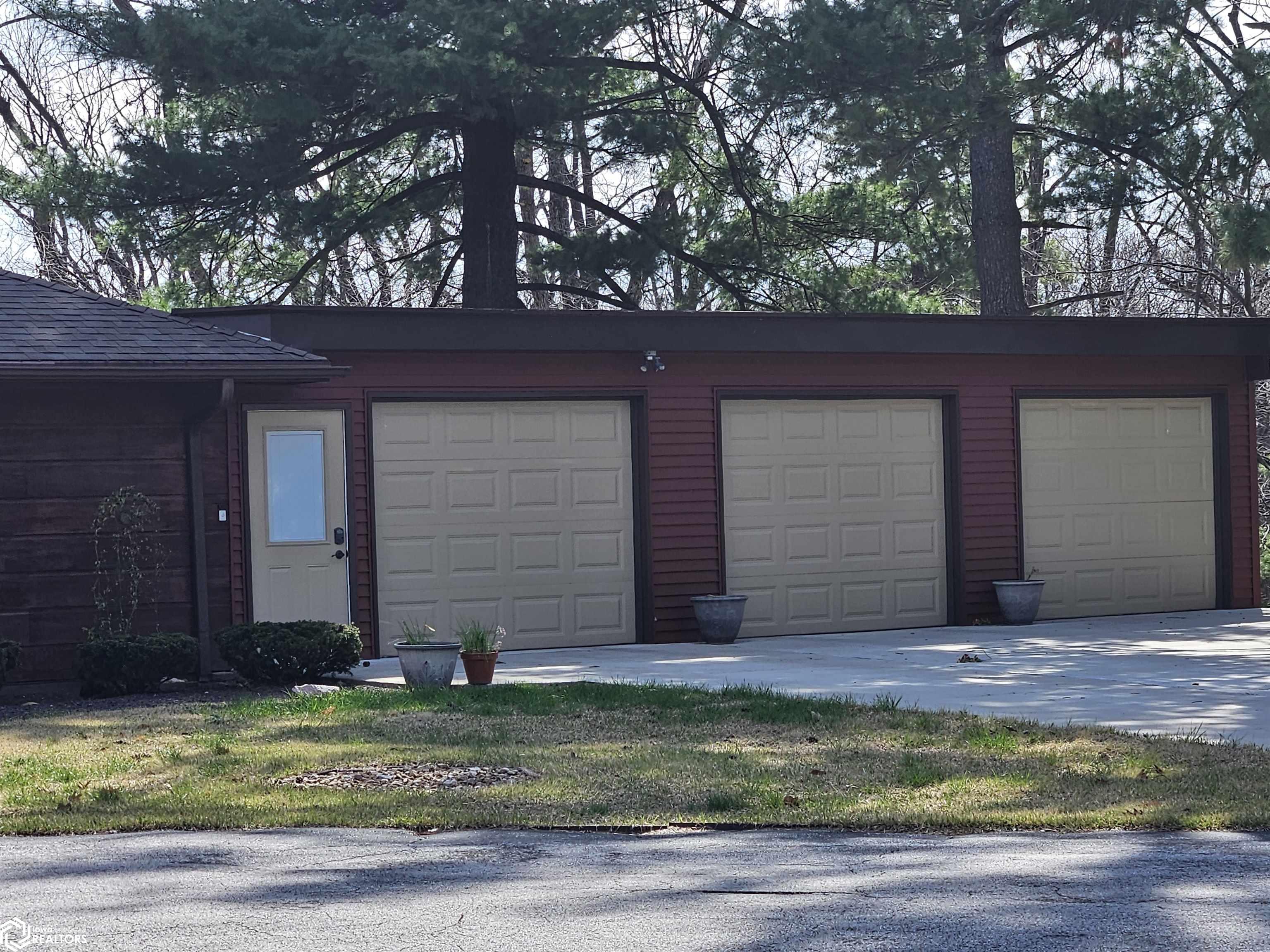 7 Mahaska Road — photo