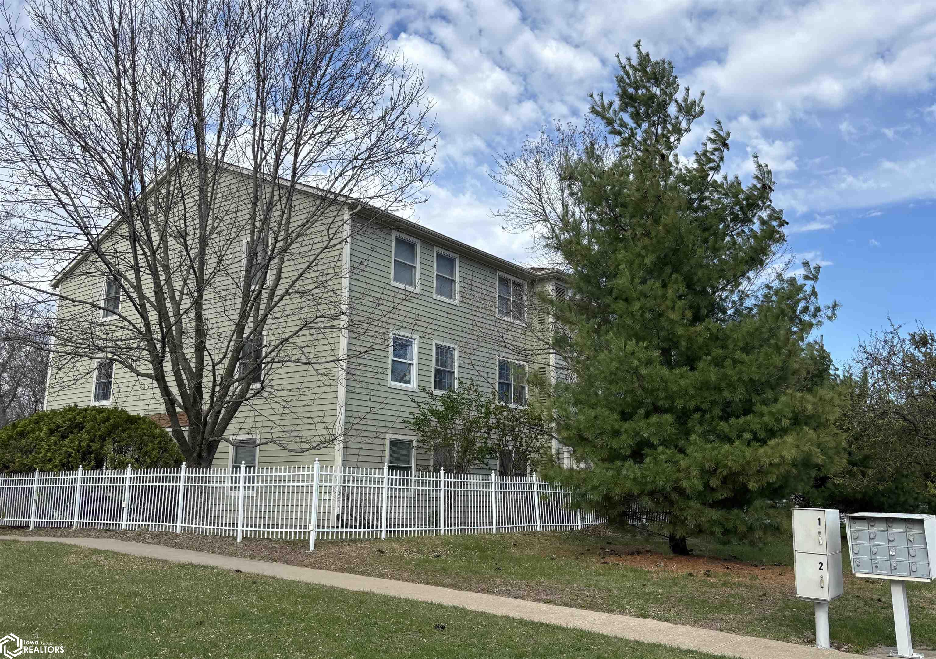 1100 University Manor Drive B21 — photo
