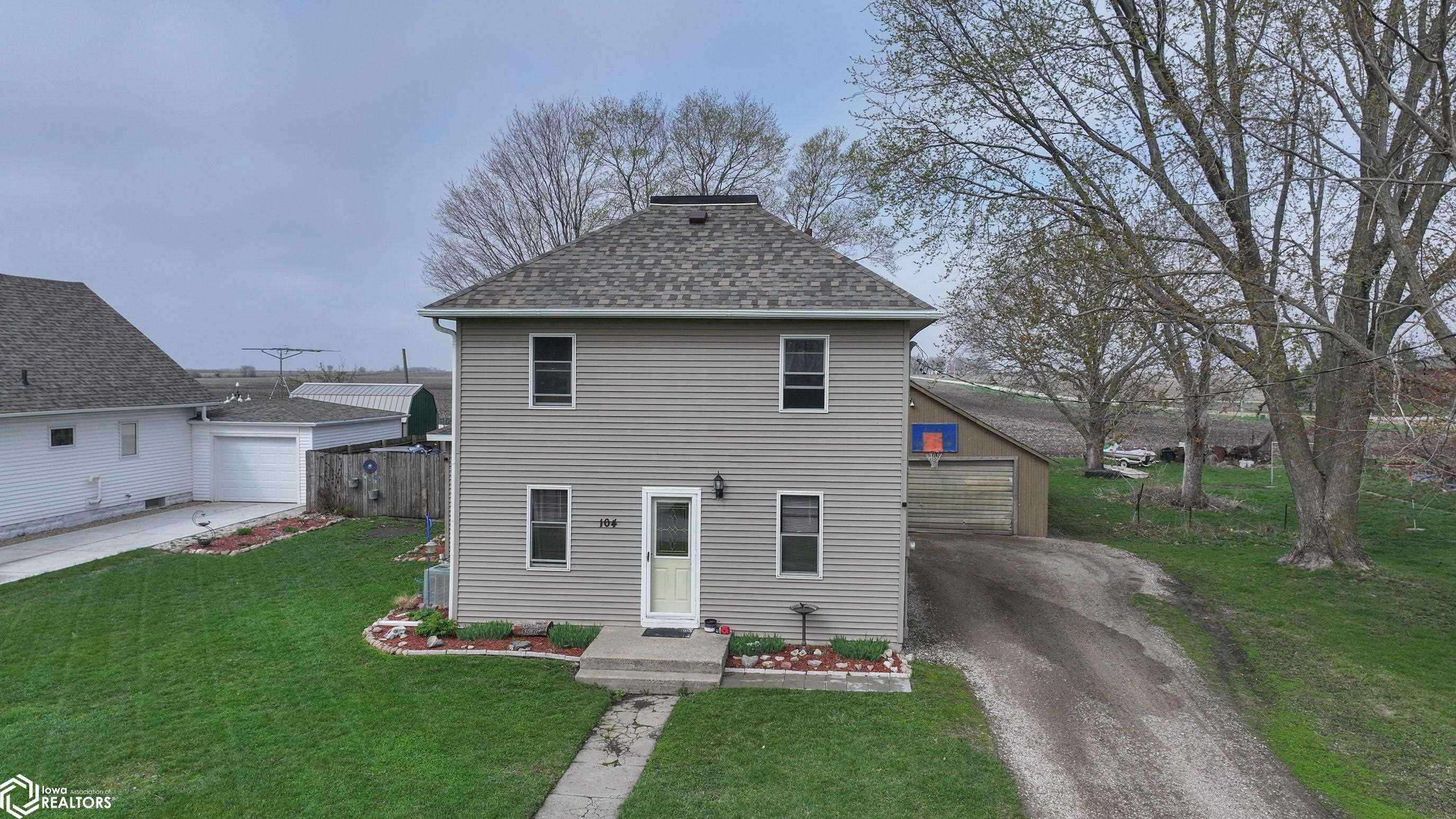 104 Lake Street — photo