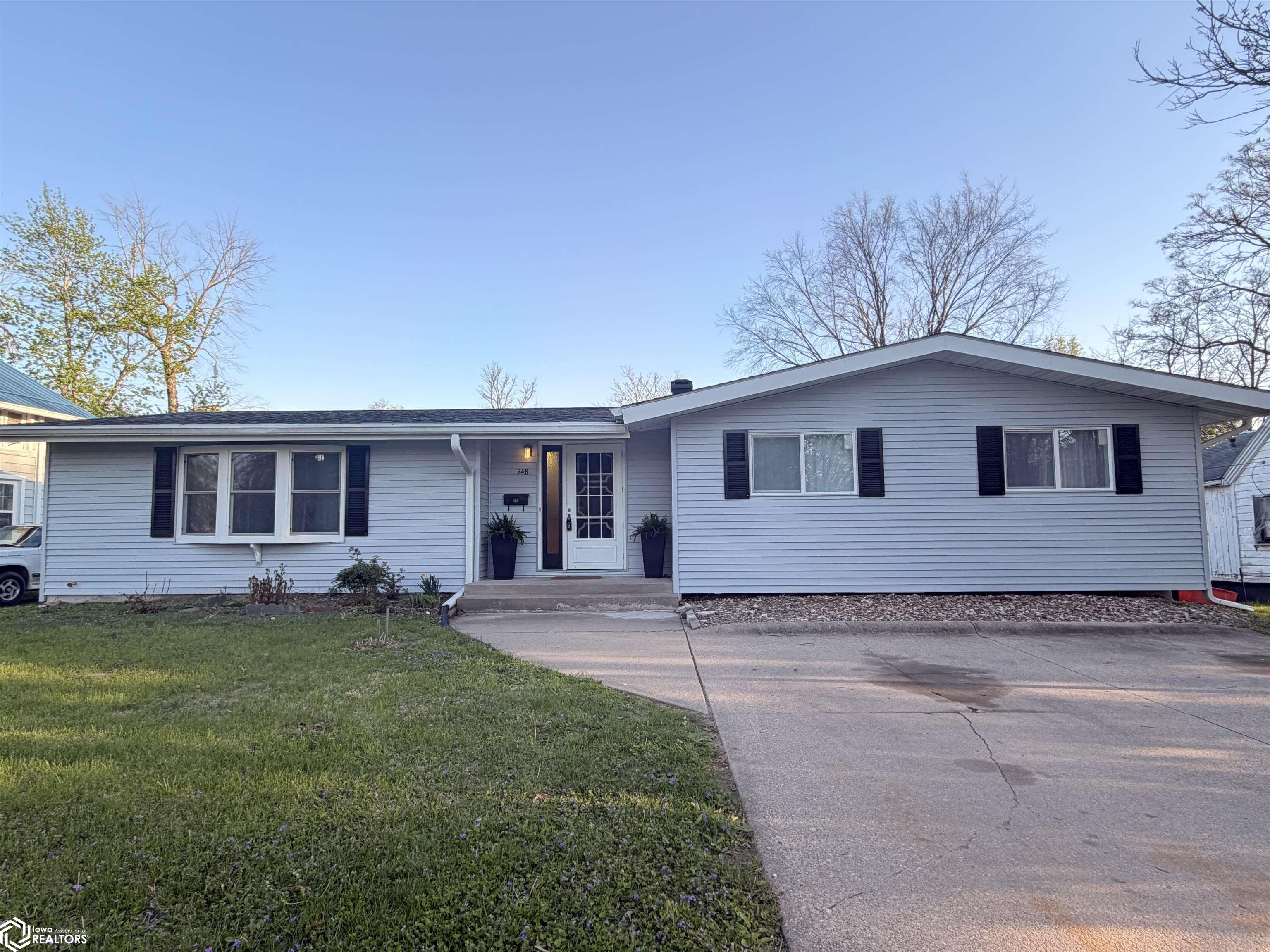 248 E Manning Avenue — photo