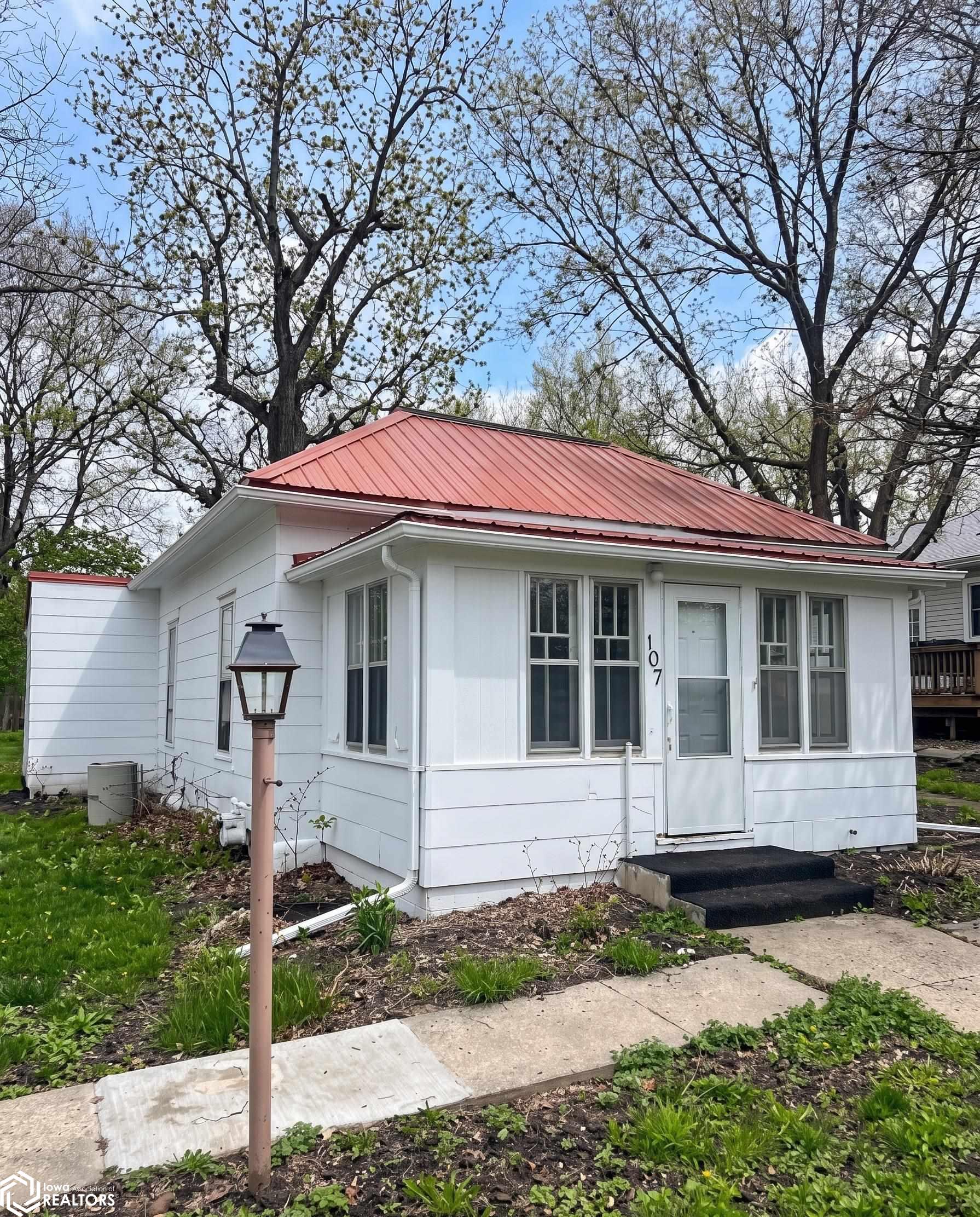 107 E Vest Street — photo