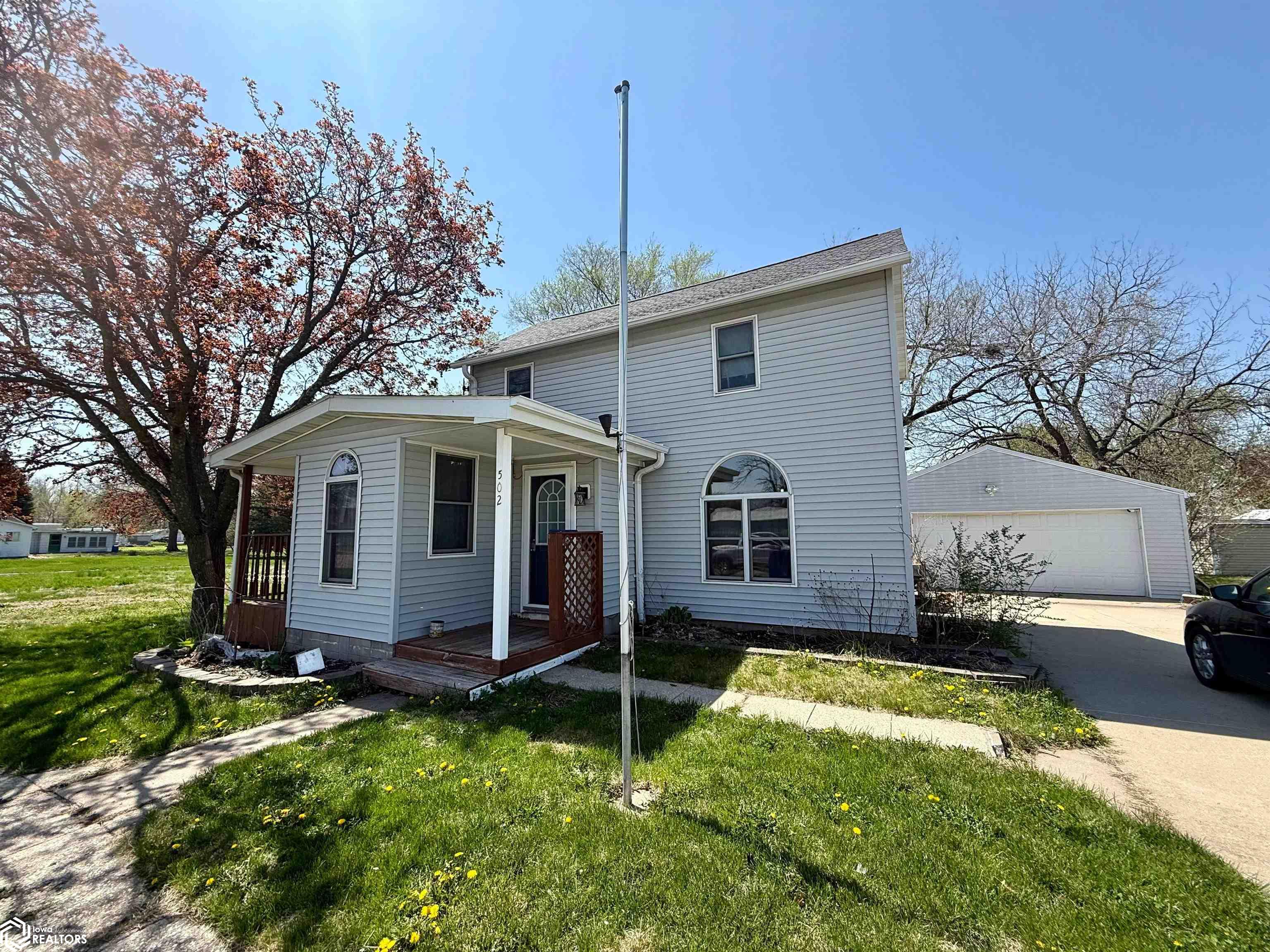 502 N Oak Street — photo