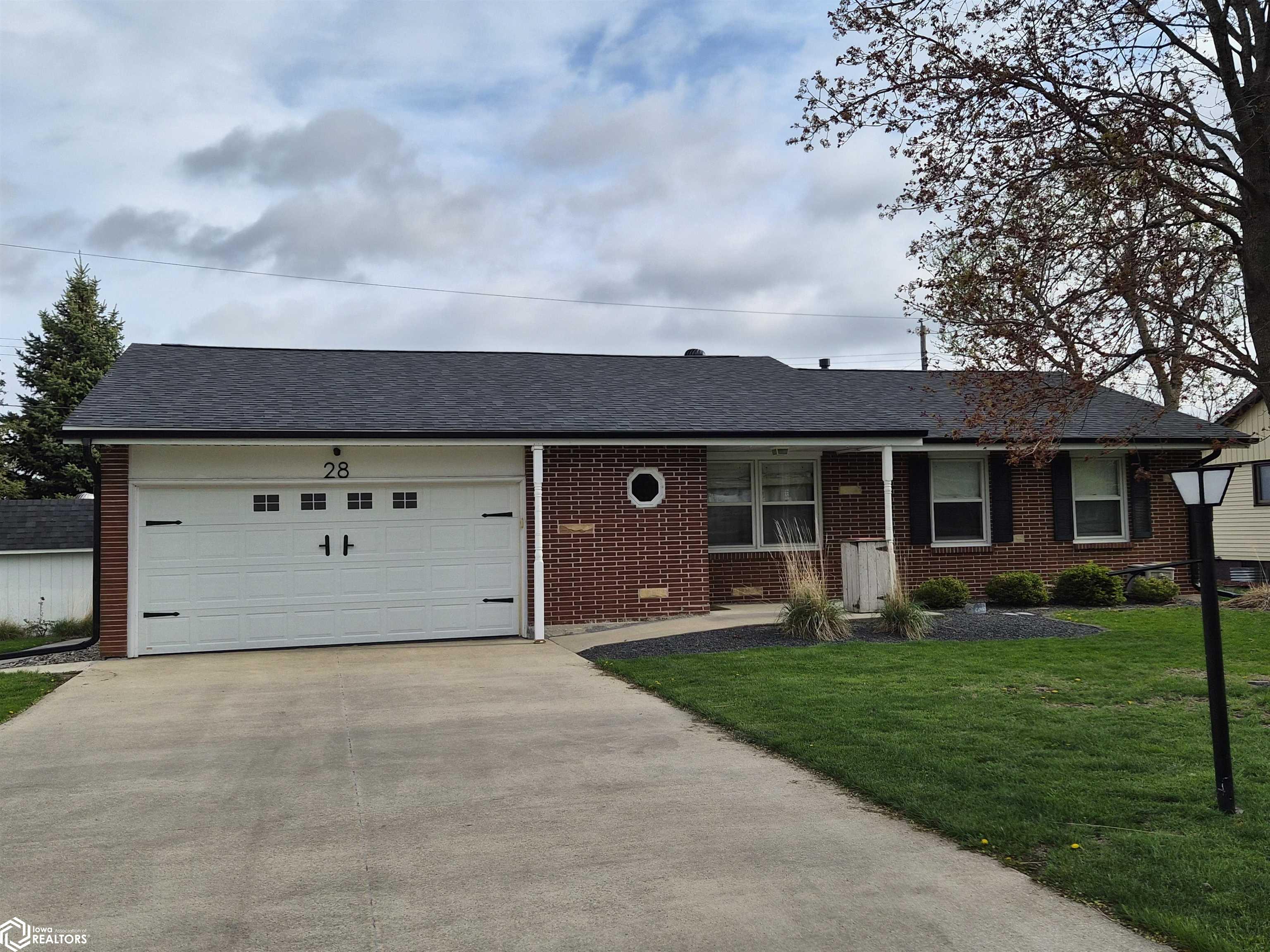 28 Spruce Drive — photo