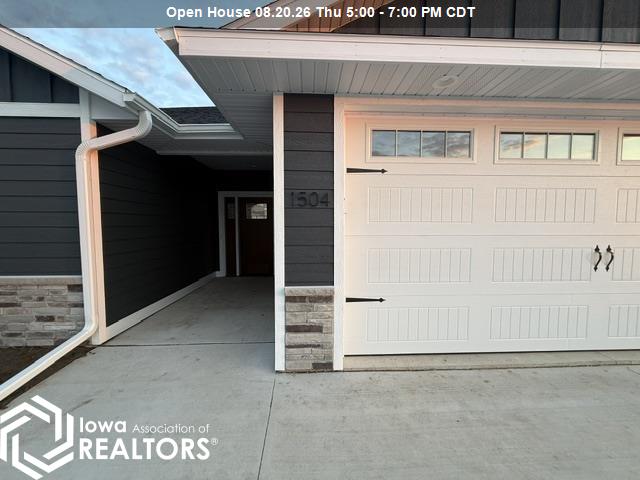 1504 Creekside Drive — photo