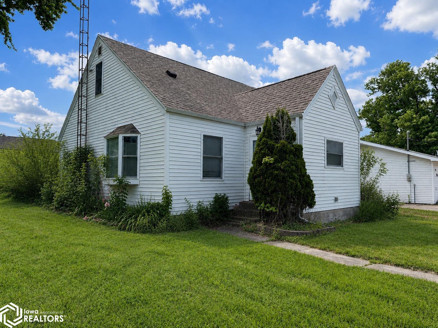 301 Spruce Street — photo