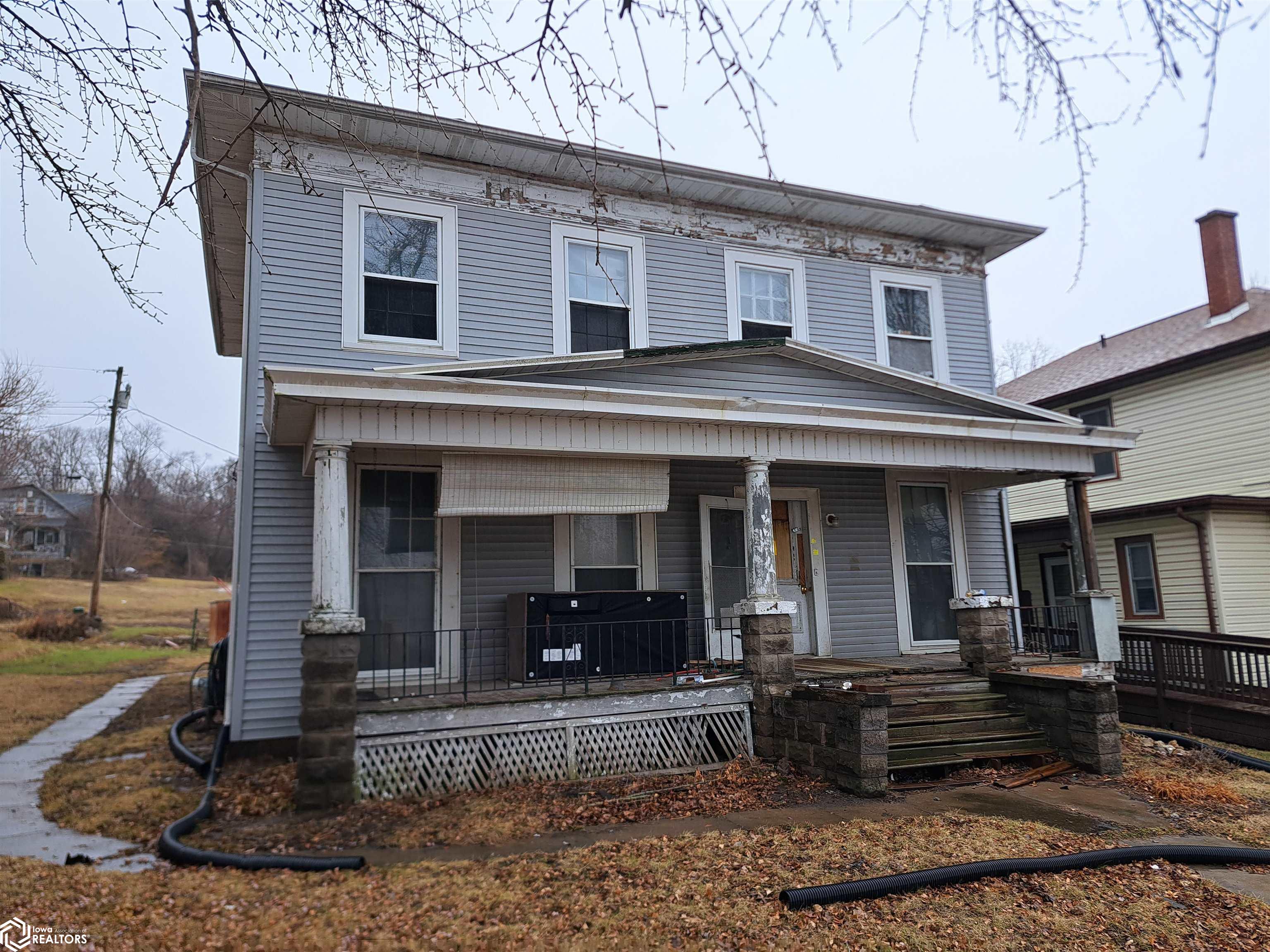 105 S 6th Street — photo